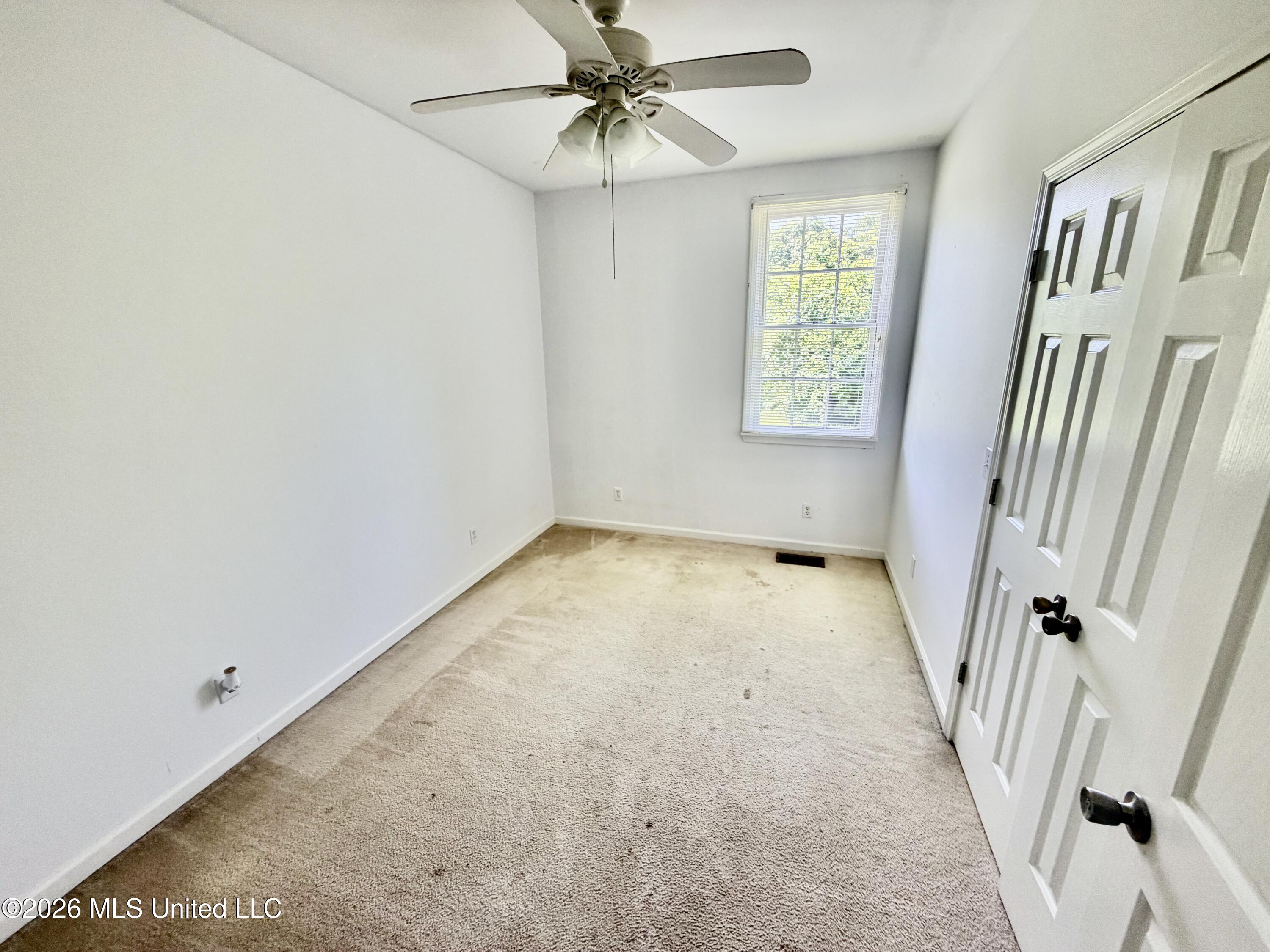 822 Oakhurst Avenue Property Photo 7