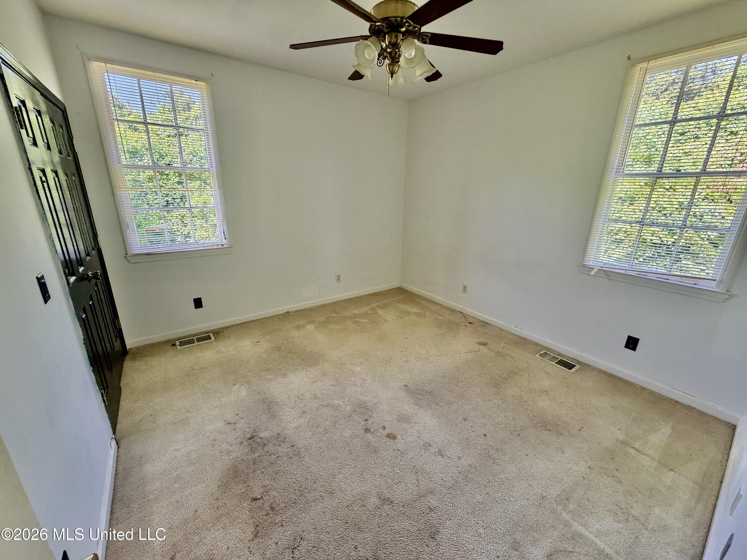 822 Oakhurst Avenue Property Photo 8
