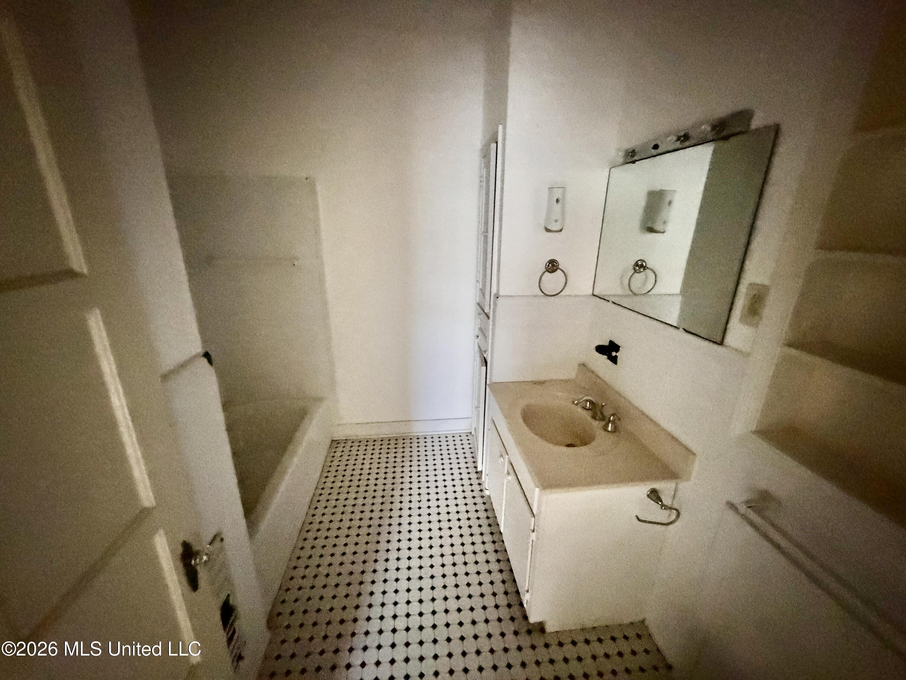822 Oakhurst Avenue Property Photo 11