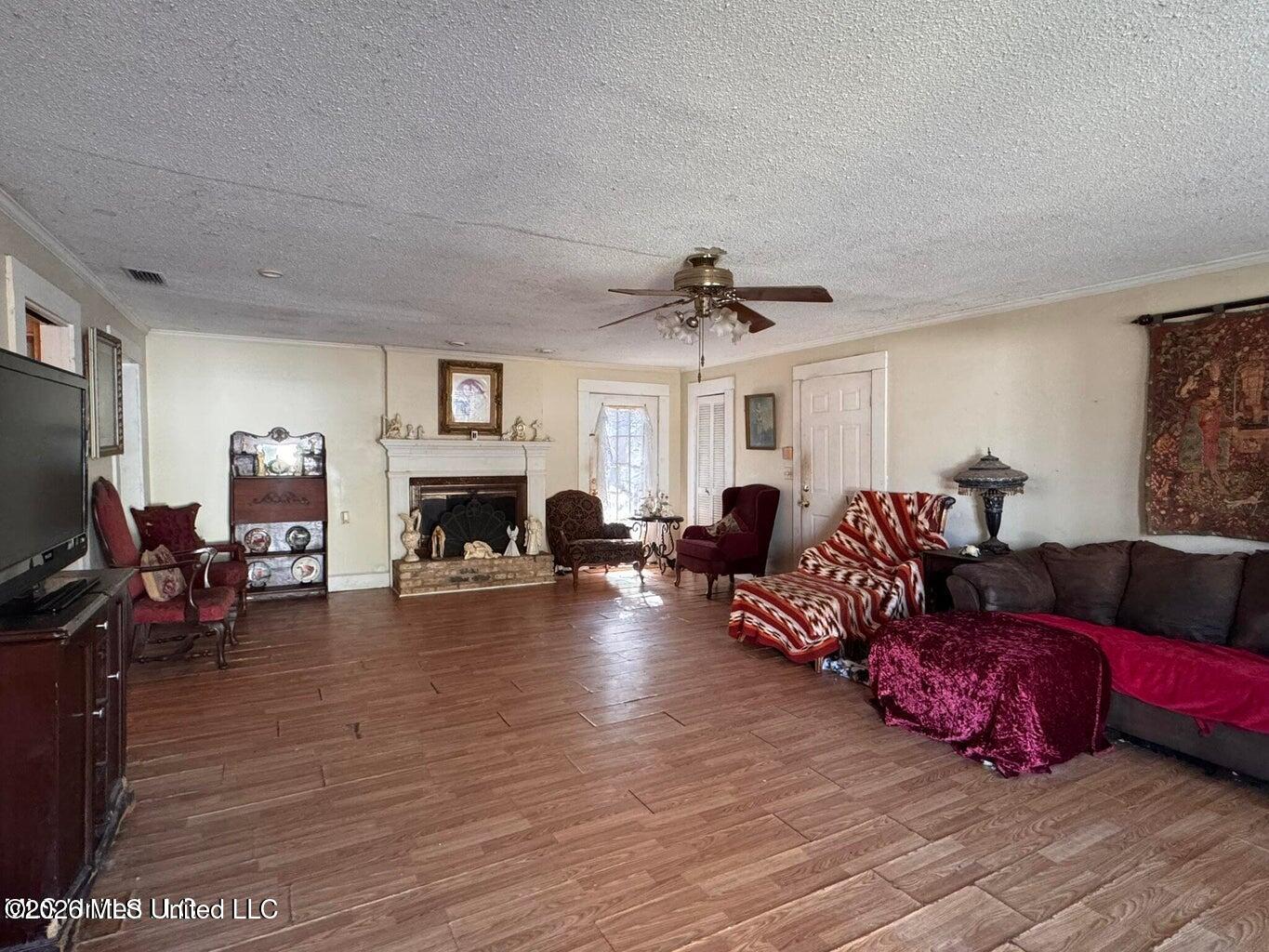2930 Dantzler Street Property Photo 4