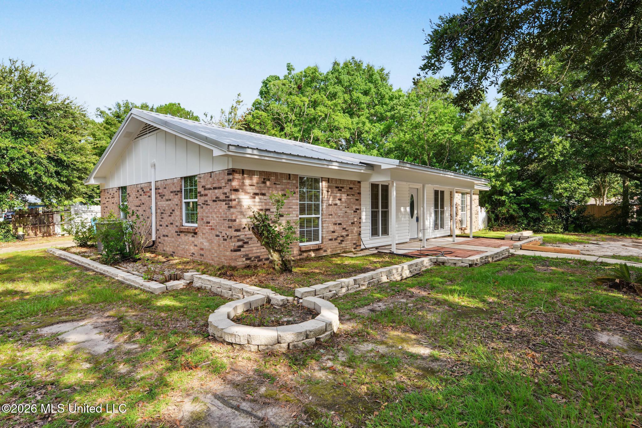 1318 Parktown Drive Property Photo 2