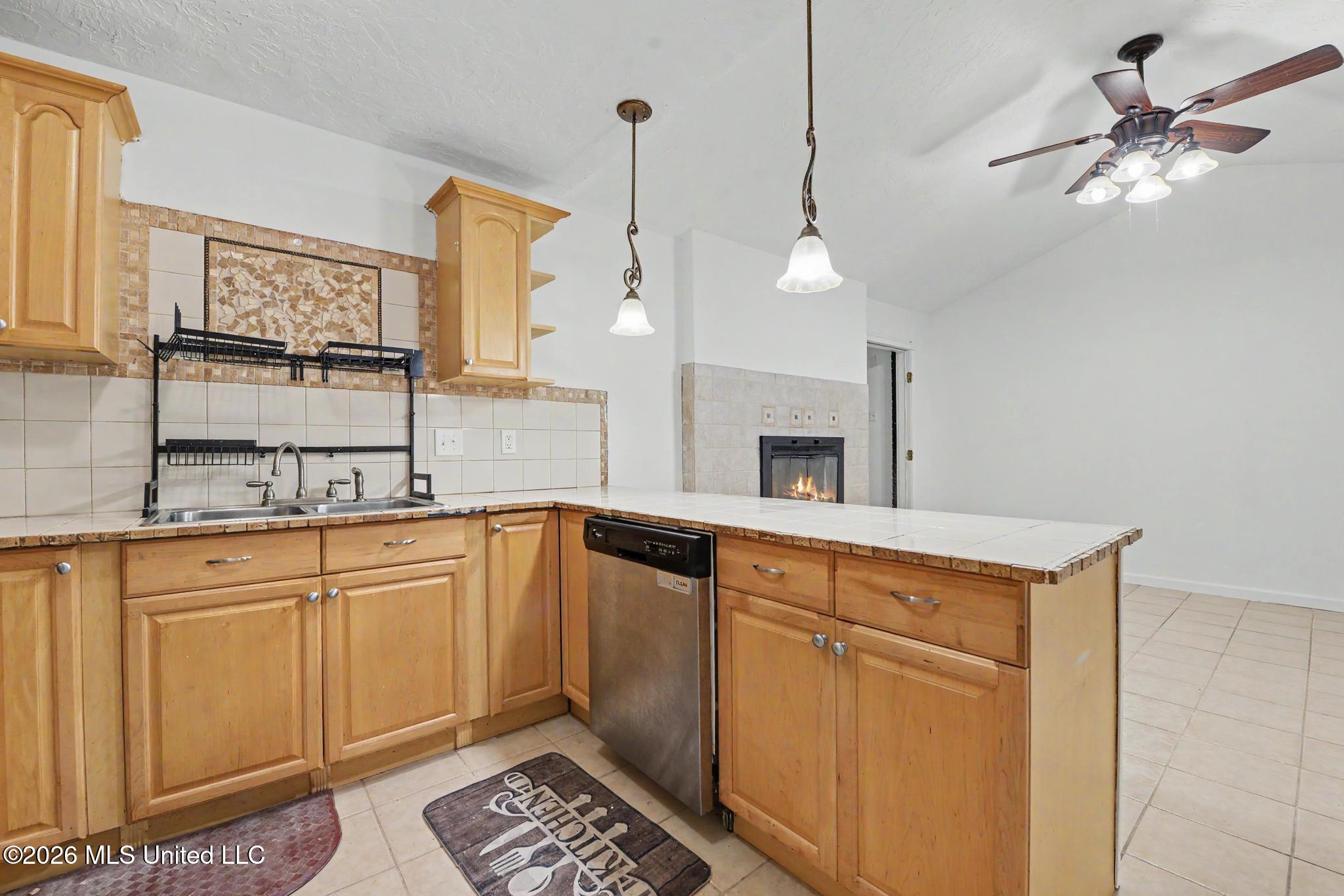 1318 Parktown Drive Property Photo 8