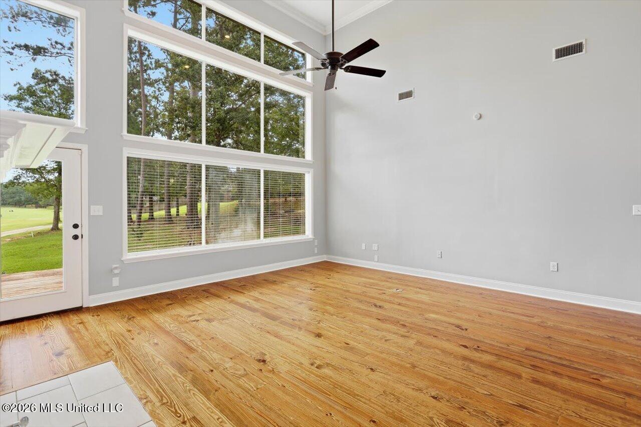 346 Woodlands Drive Property Photo 9