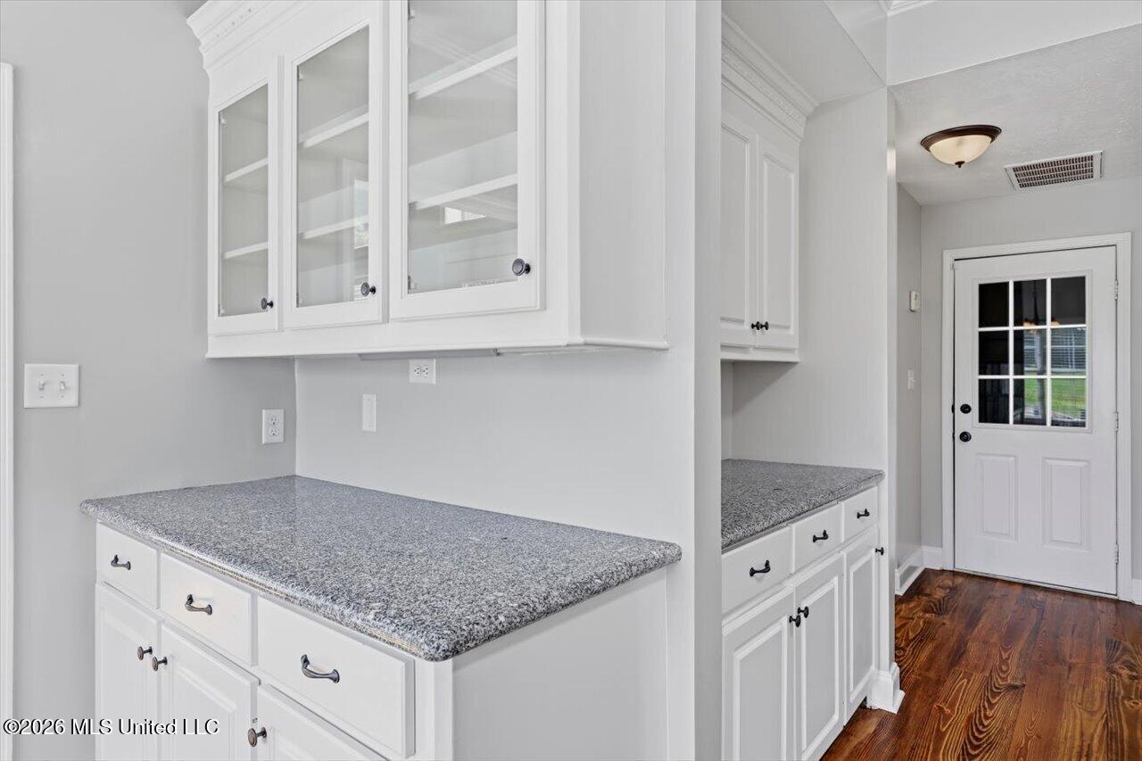346 Woodlands Drive Property Photo 13