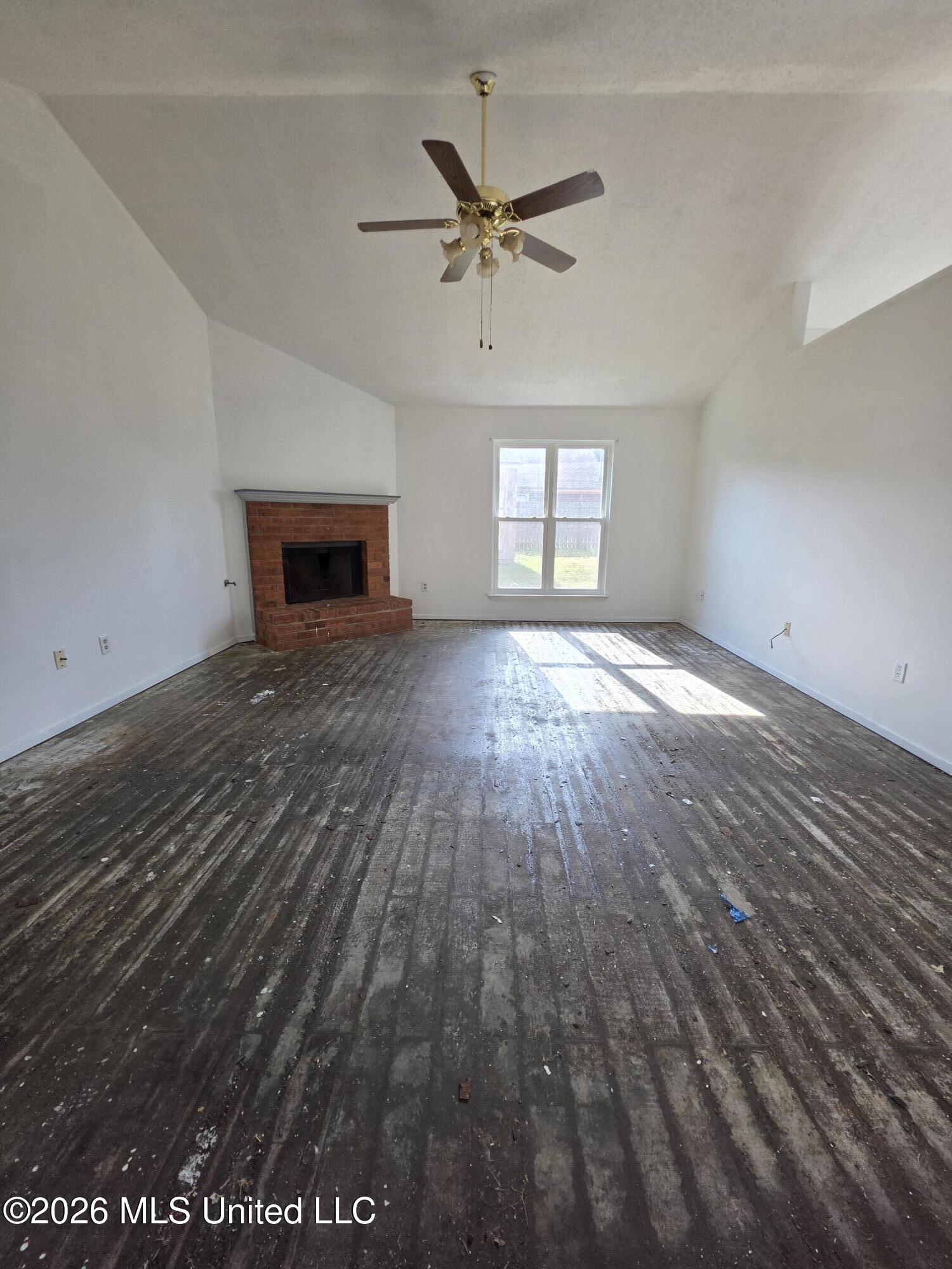 114 Apple Drive Property Photo 3