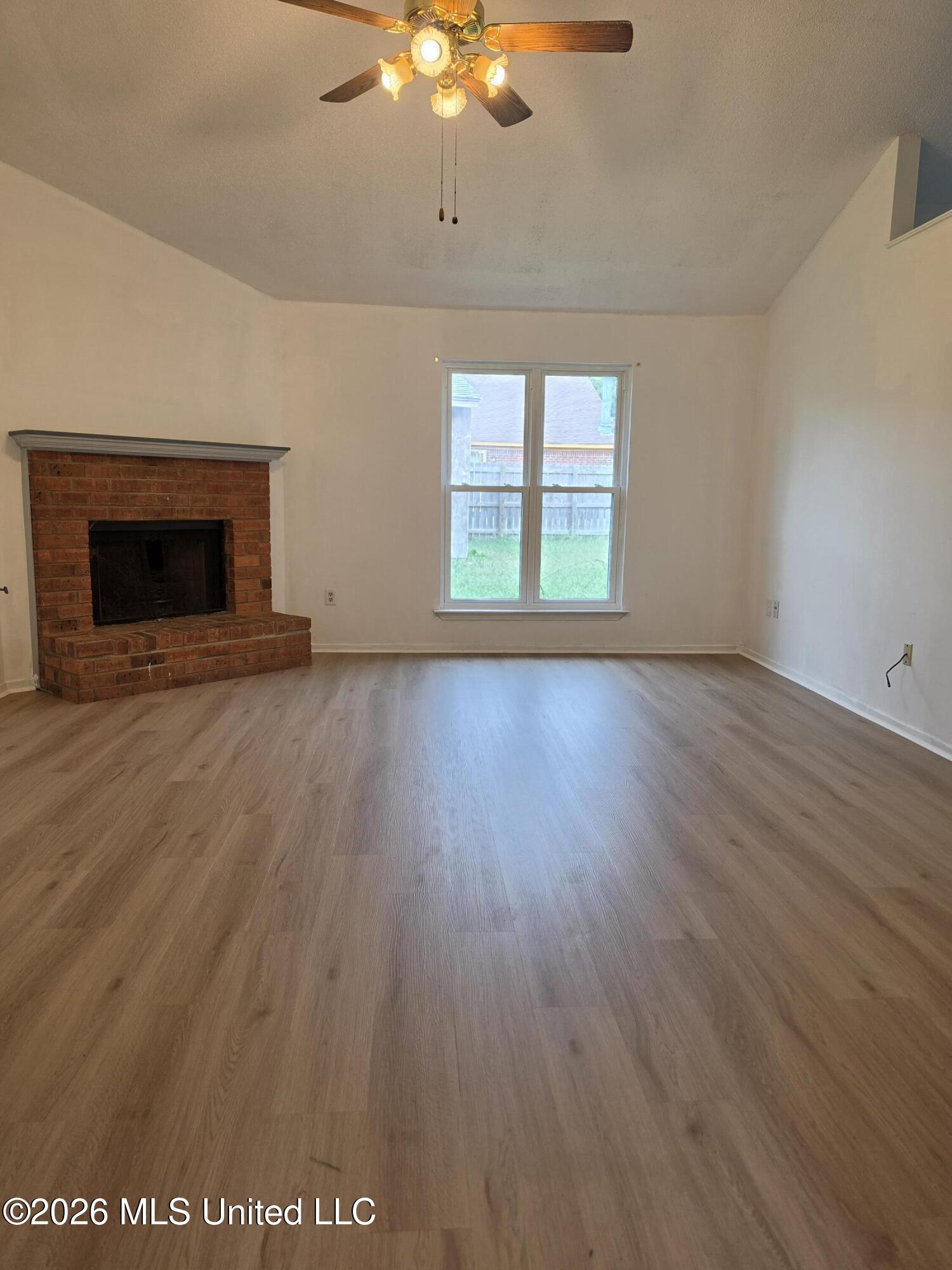 114 Apple Drive Property Photo 3