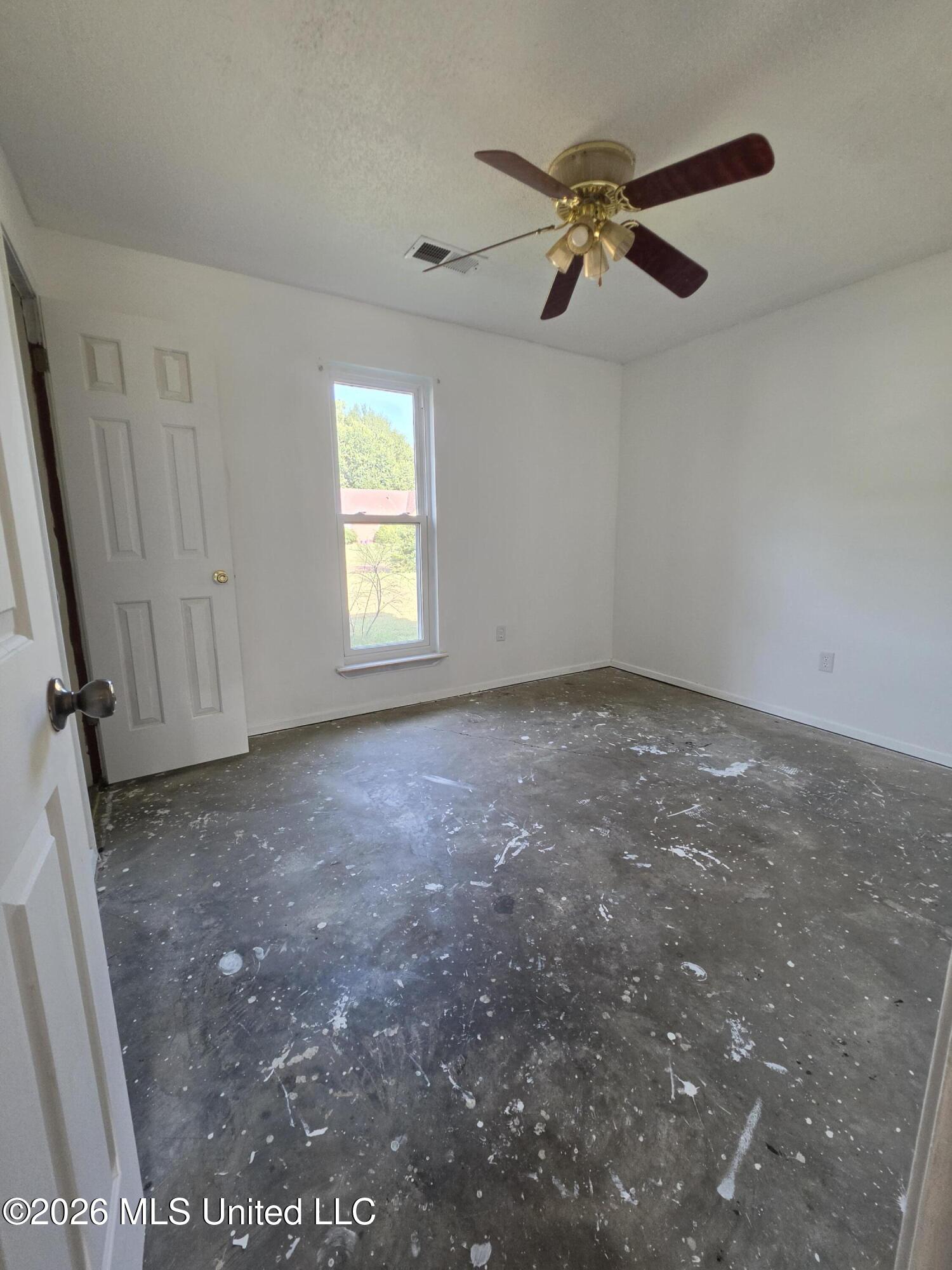 114 Apple Drive Property Photo 5