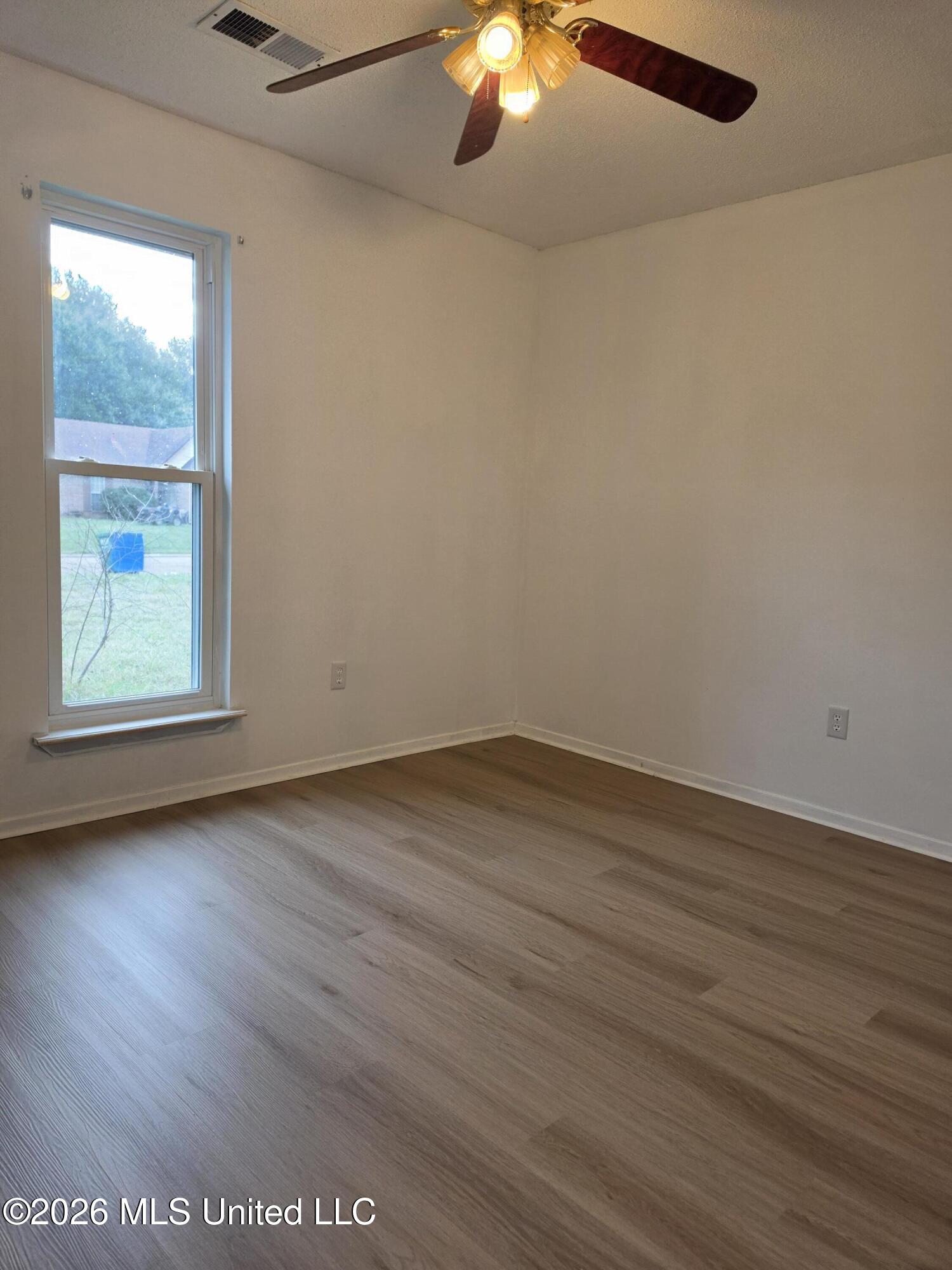 114 Apple Drive Property Photo 6