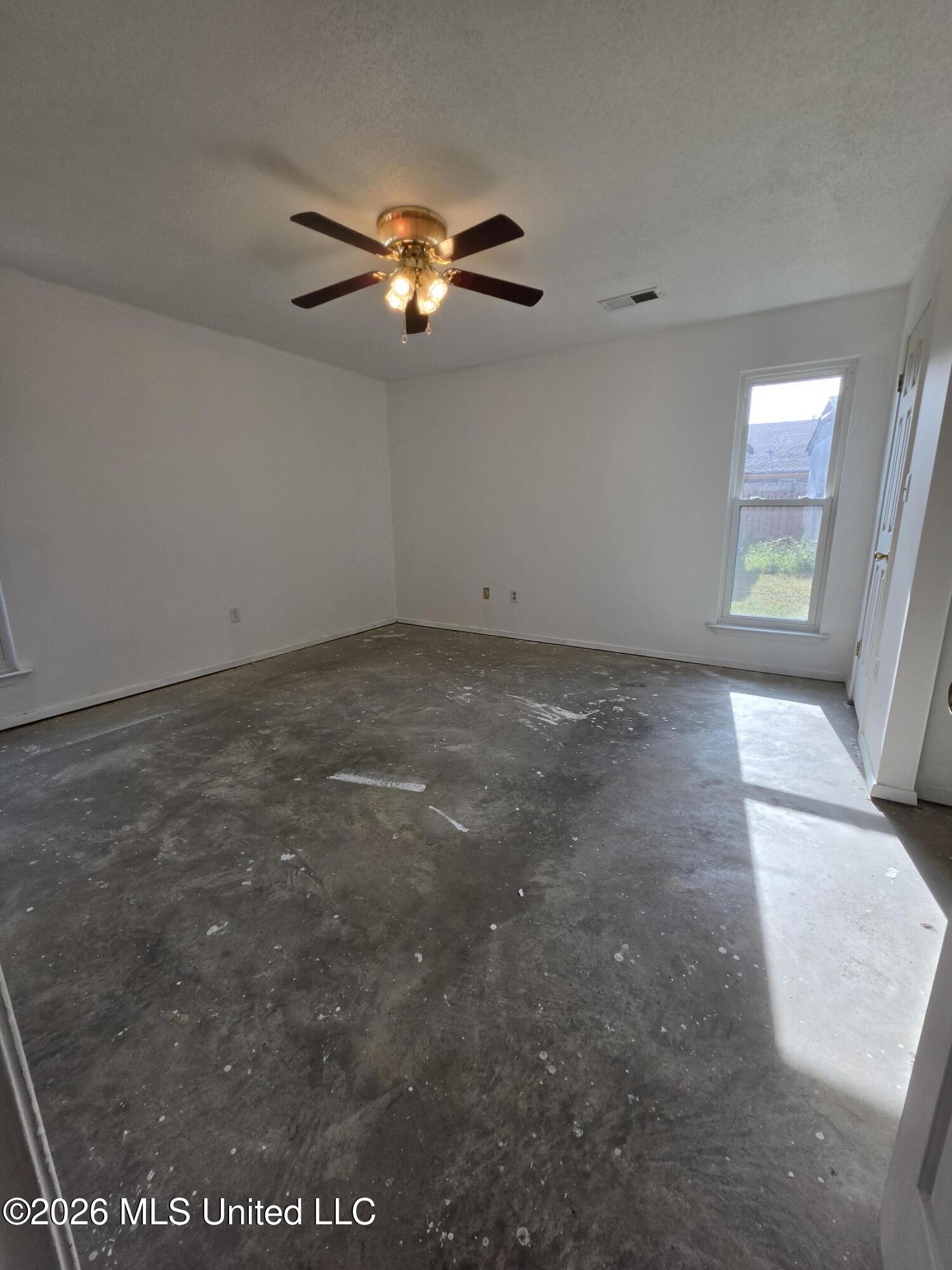 114 Apple Drive Property Photo 8