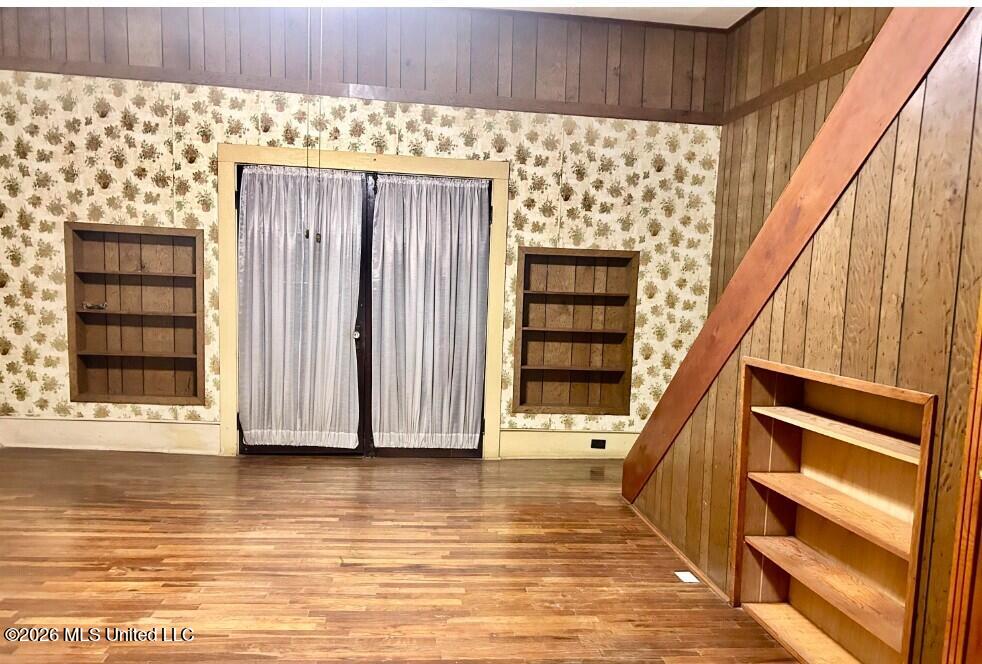 203 S Binford Avenue Property Photo 5