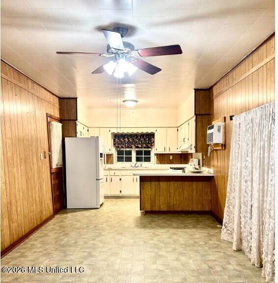 203 S Binford Avenue Property Photo 6