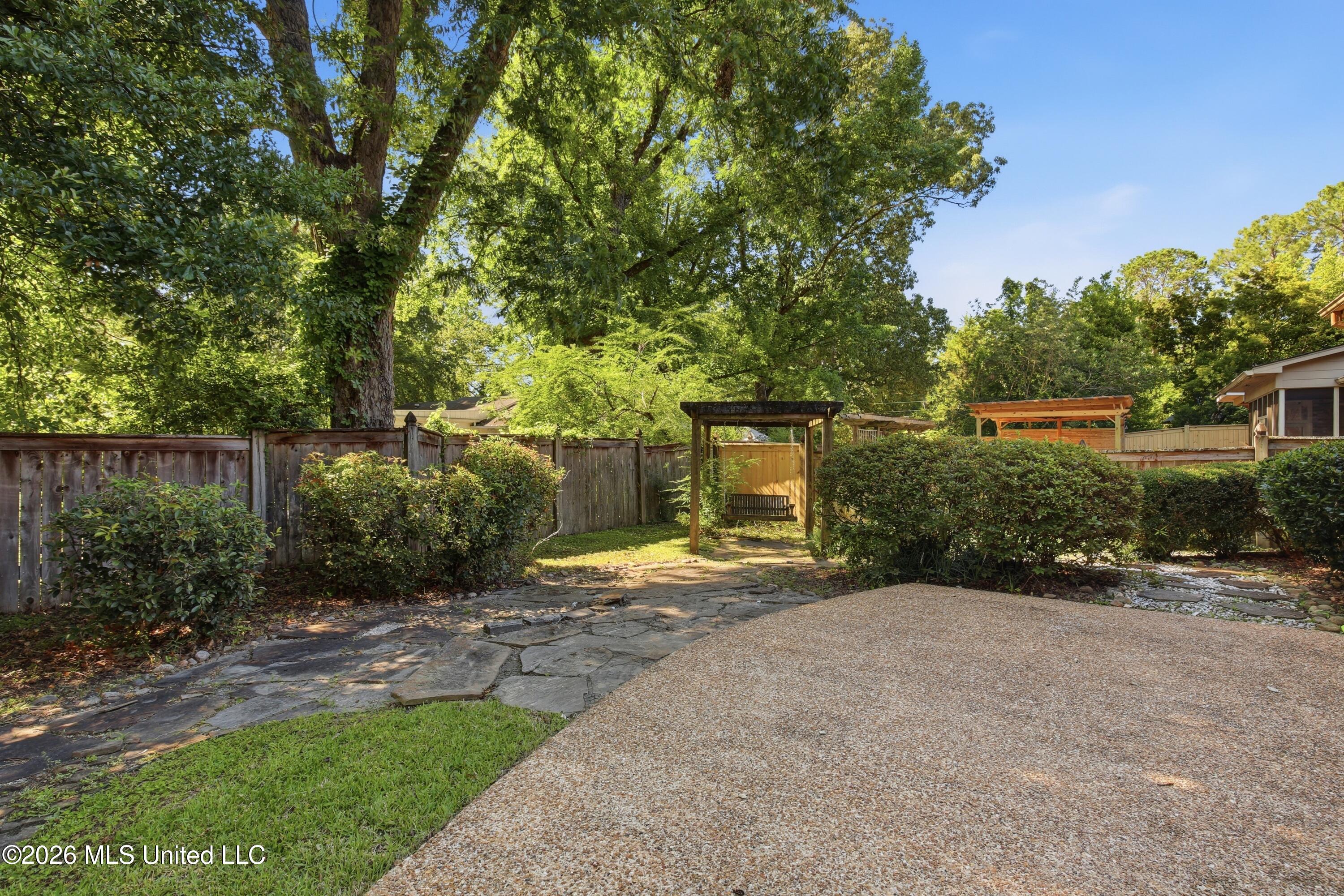 4610 Maurey Road Property Photo 32
