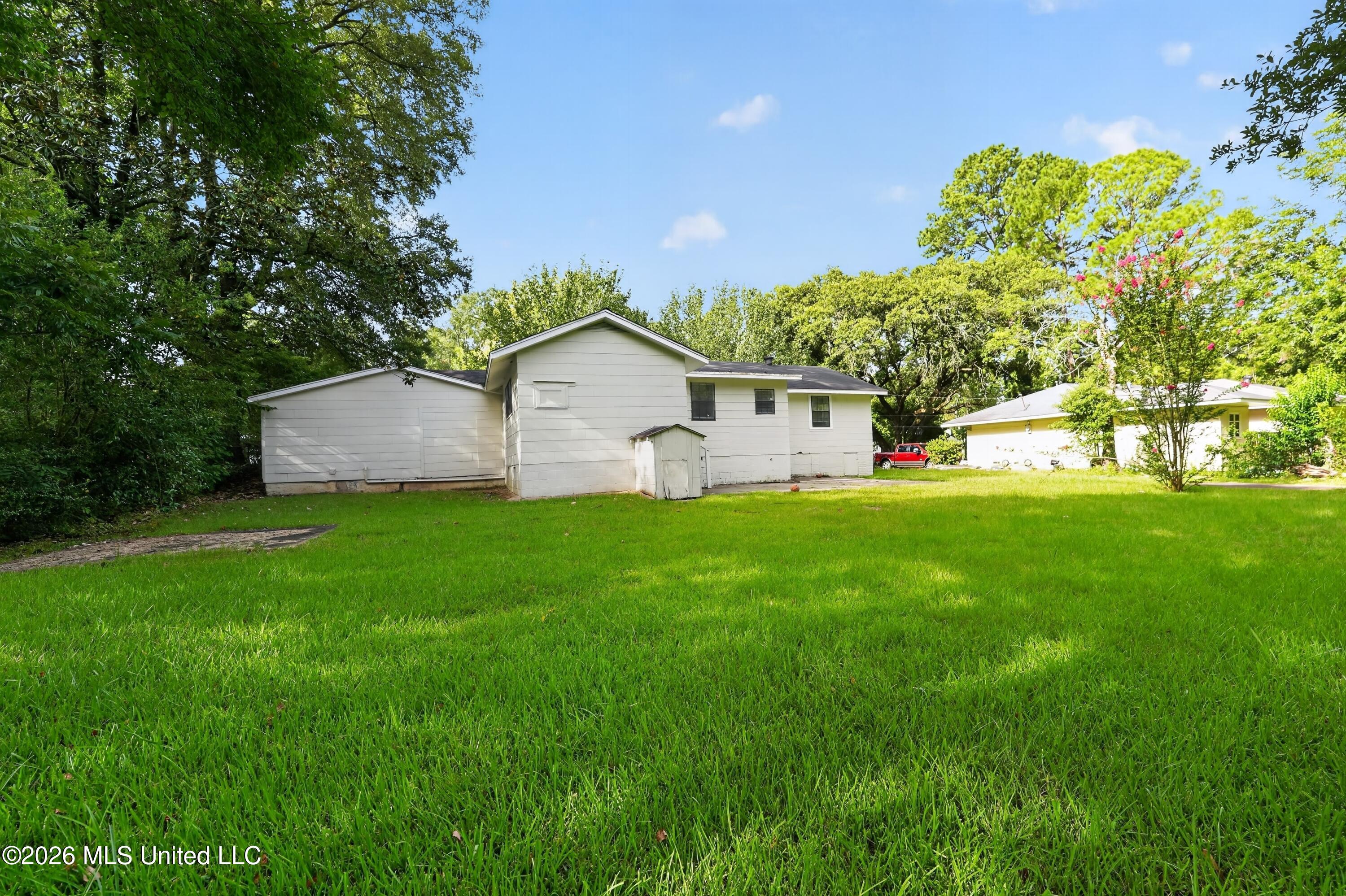 428 Northside Circle Property Photo 2