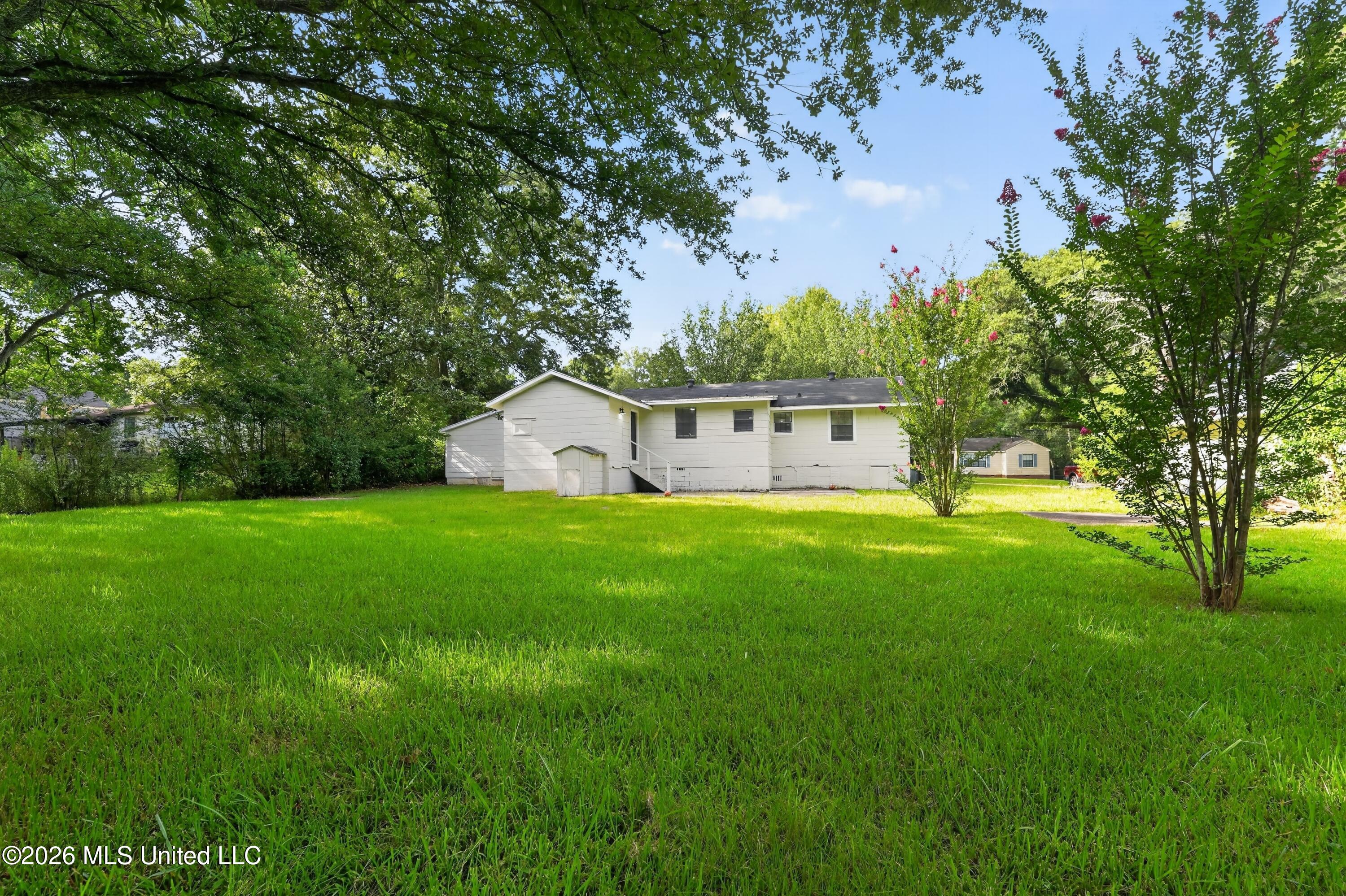 428 Northside Circle Property Photo 3
