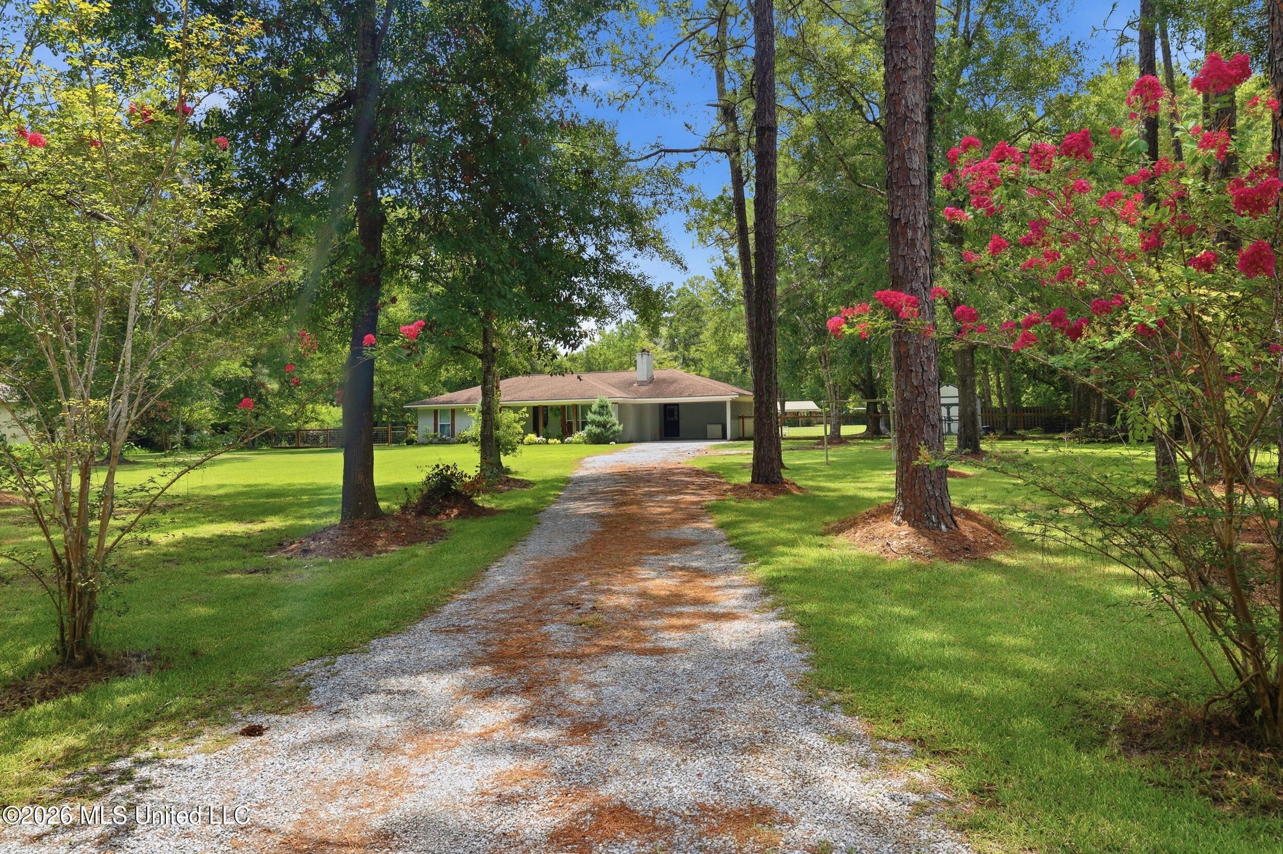 8801 Dixie Street Property Photo 3