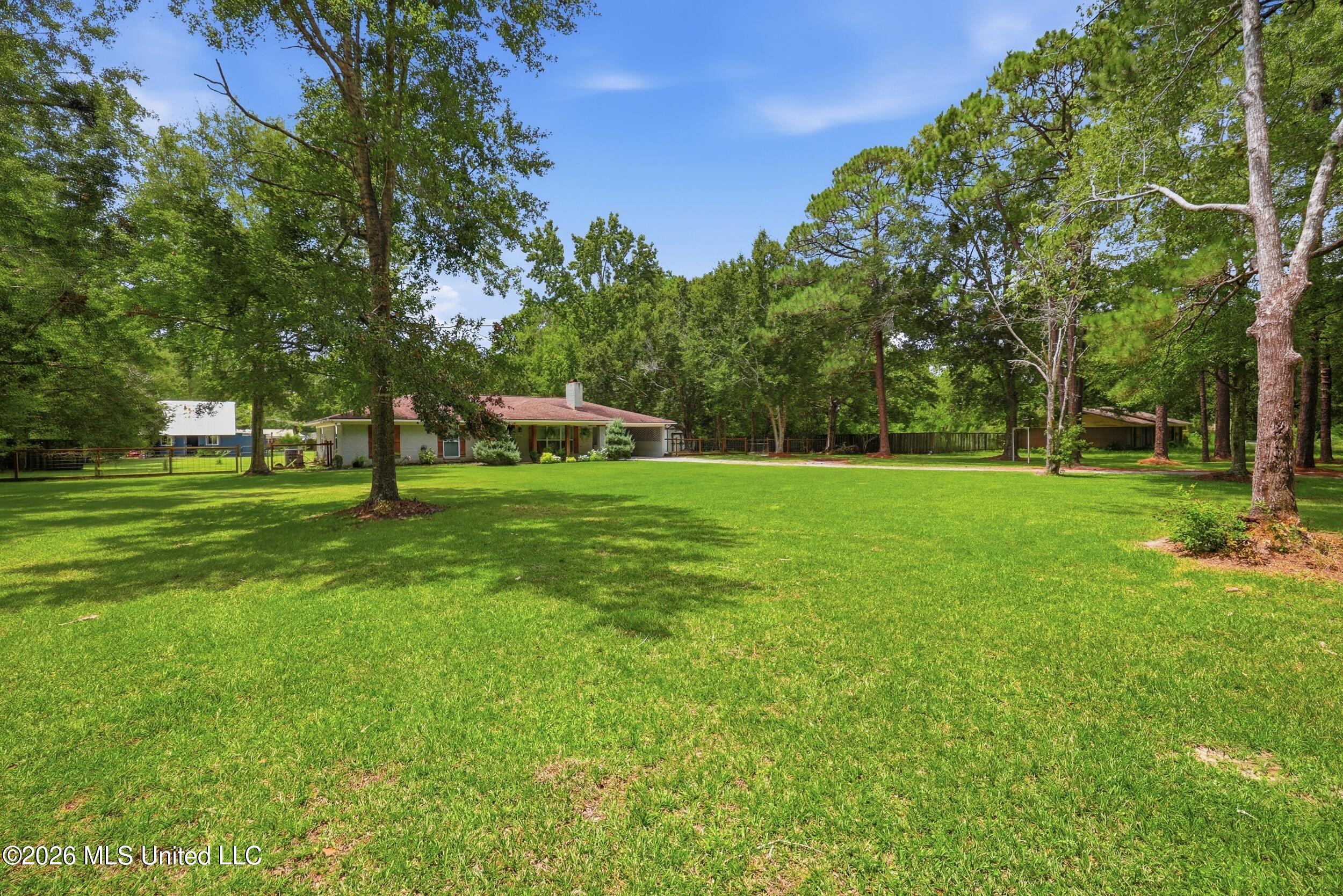 8801 Dixie Street Property Photo 4