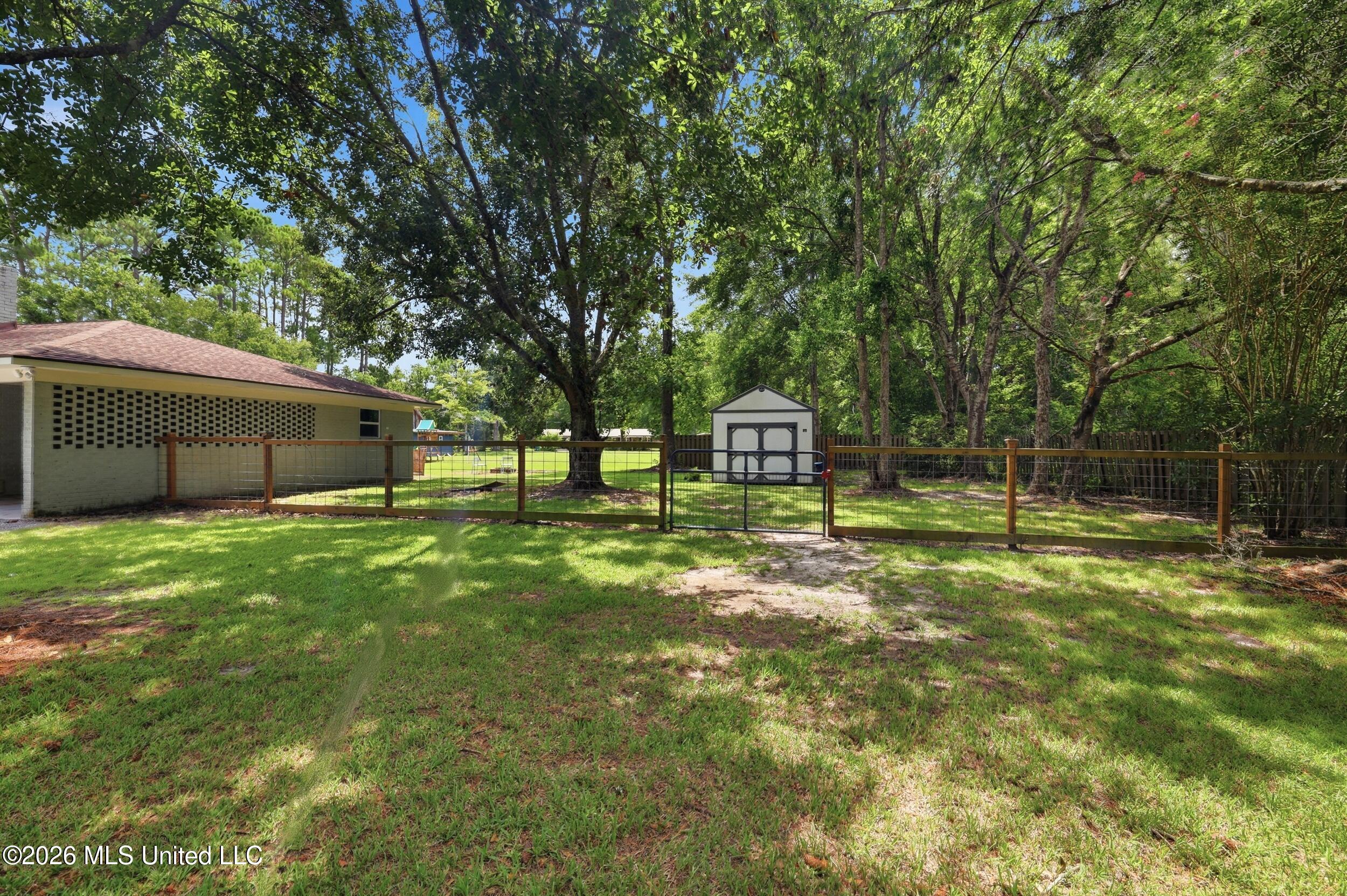 8801 Dixie Street Property Photo 5
