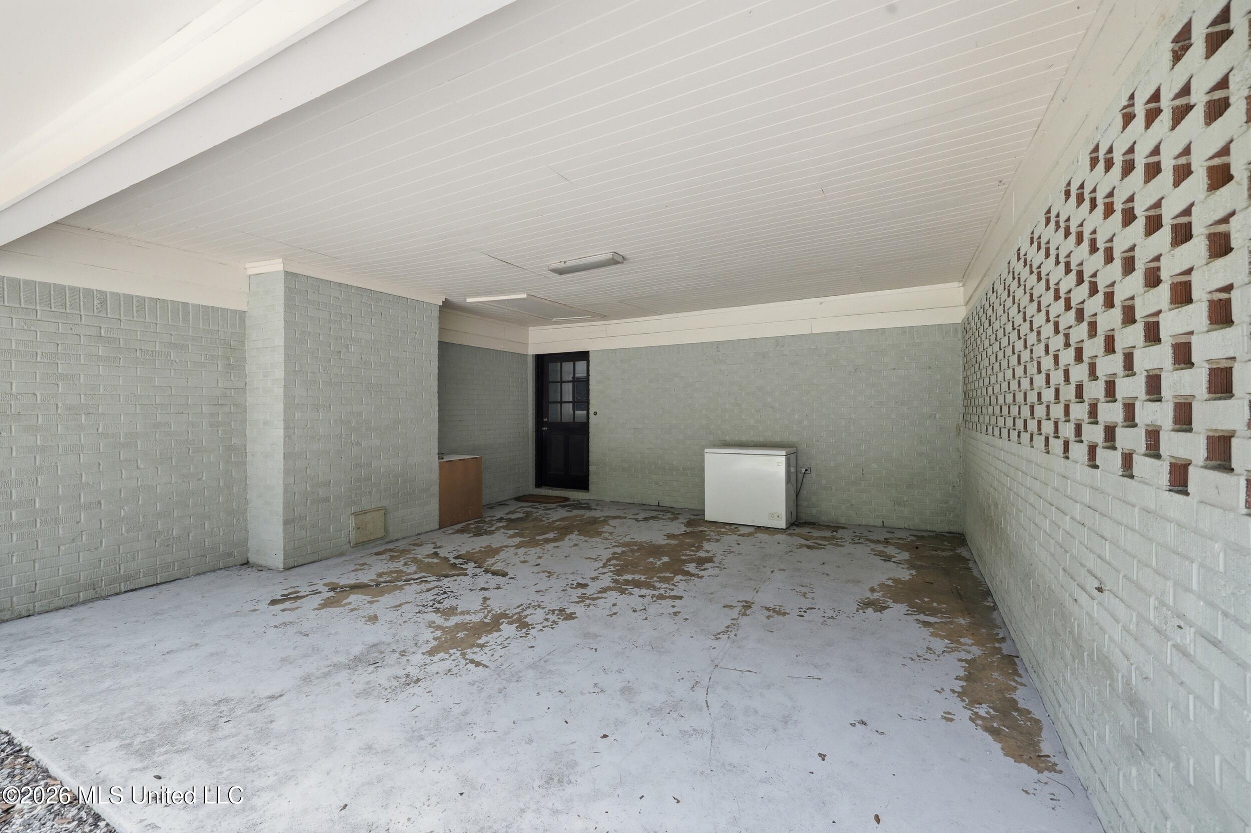 8801 Dixie Street Property Photo 9