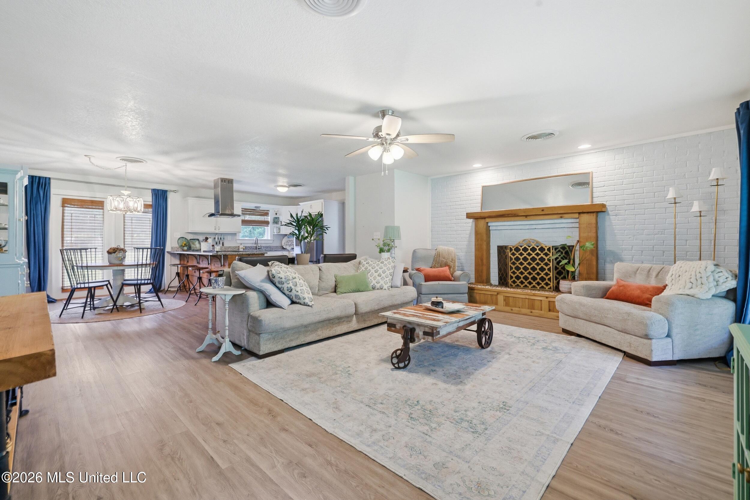 8801 Dixie Street Property Photo 11