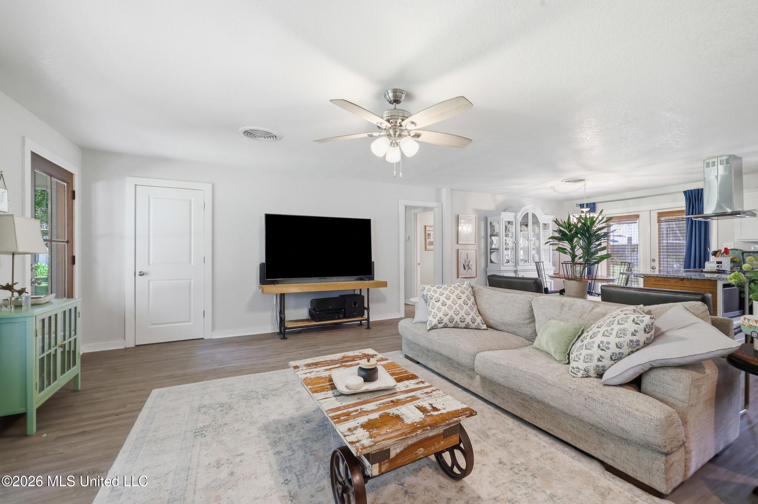 8801 Dixie Street Property Photo 13