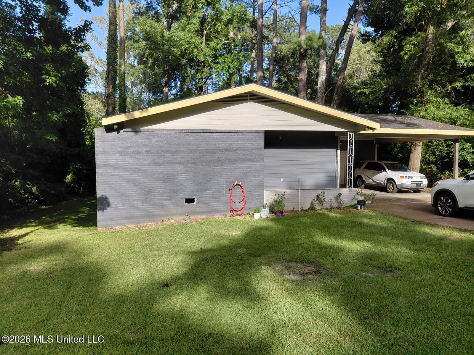2354 Belvedere Drive Property Photo 1