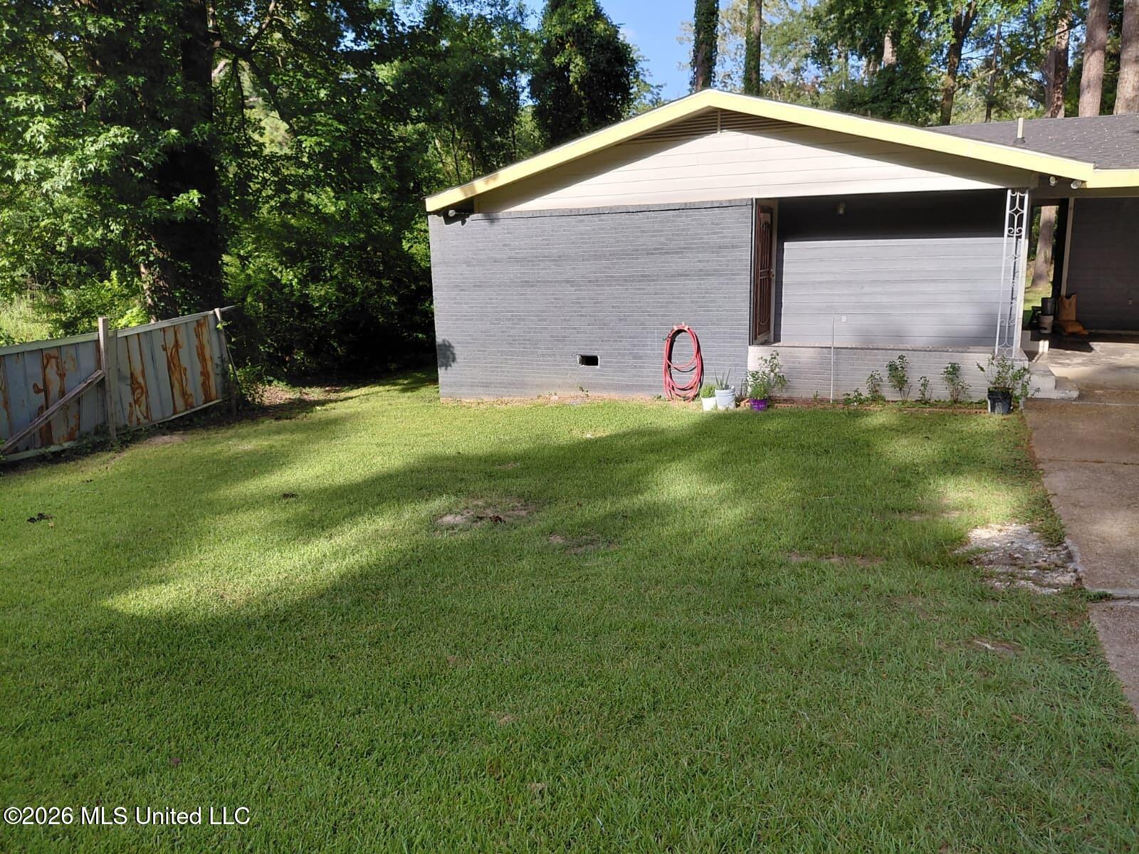 2354 Belvedere Drive Property Photo 2