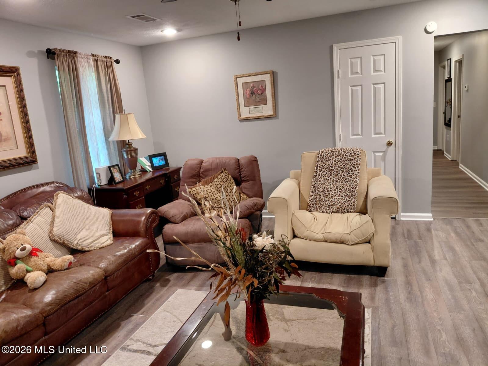 2354 Belvedere Drive Property Photo 3