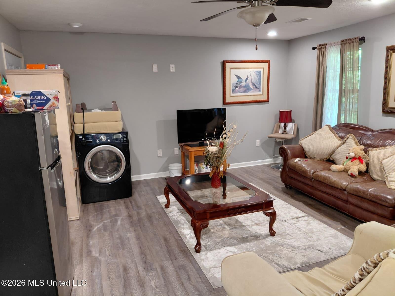2354 Belvedere Drive Property Photo 4