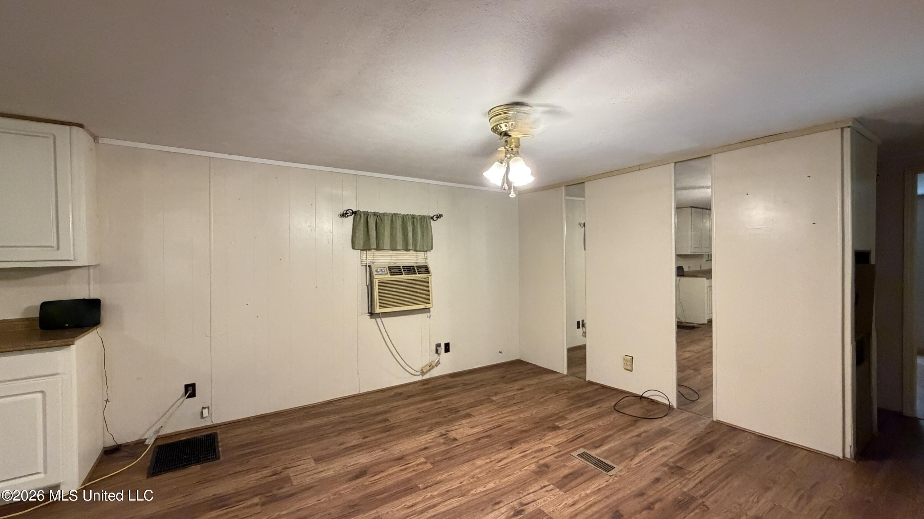 123 Sunny Lane Property Photo 10