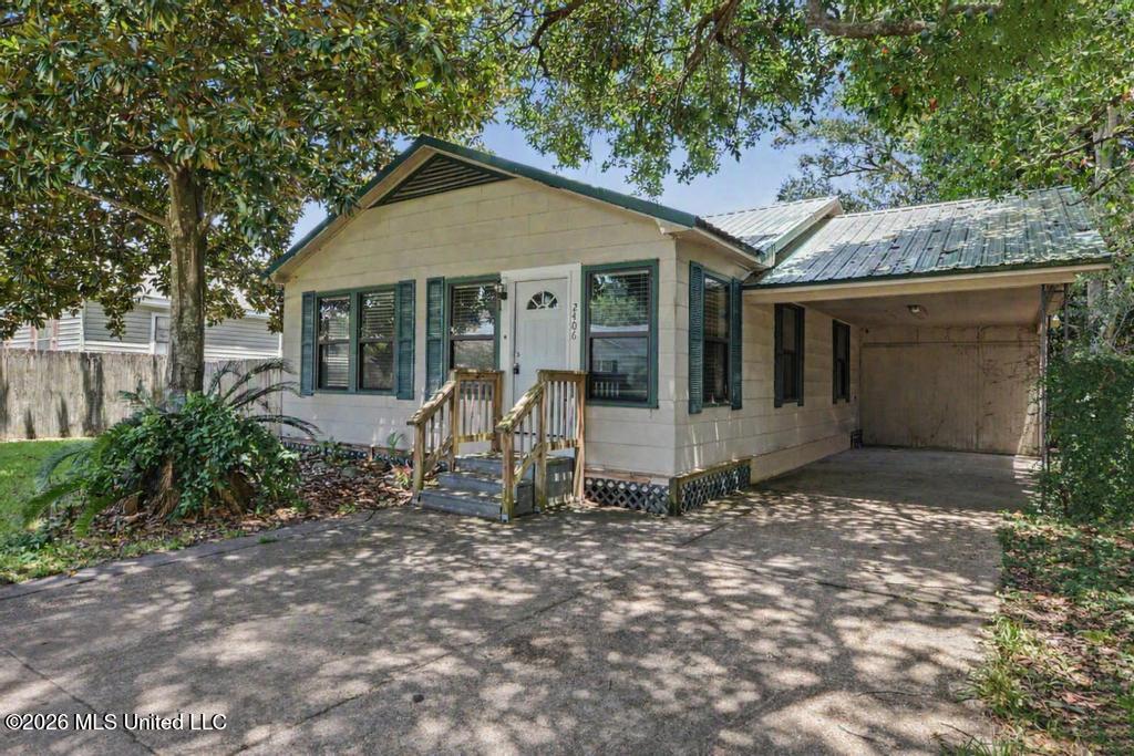 2406 8th Street Property Photo 1