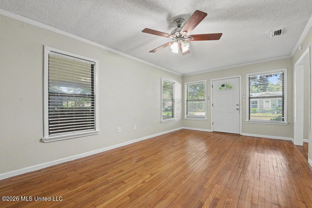 2406 8th Street Property Photo 5