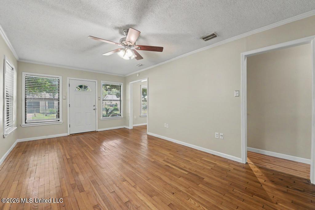 2406 8th Street Property Photo 6