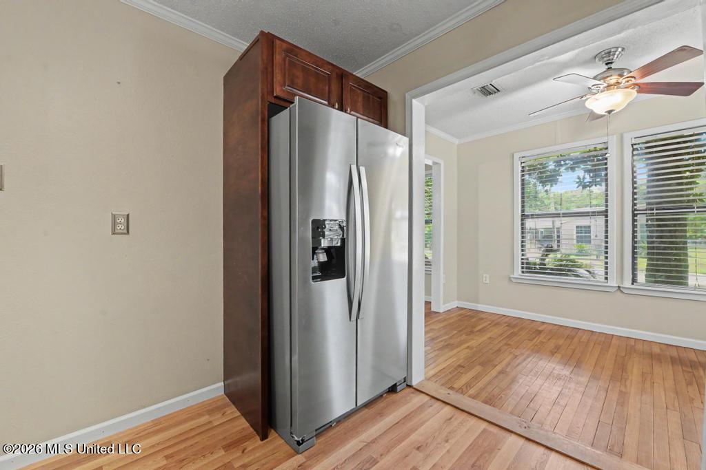 2406 8th Street Property Photo 9