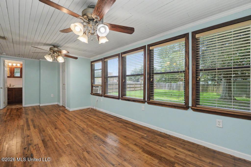 2406 8th Street Property Photo 17