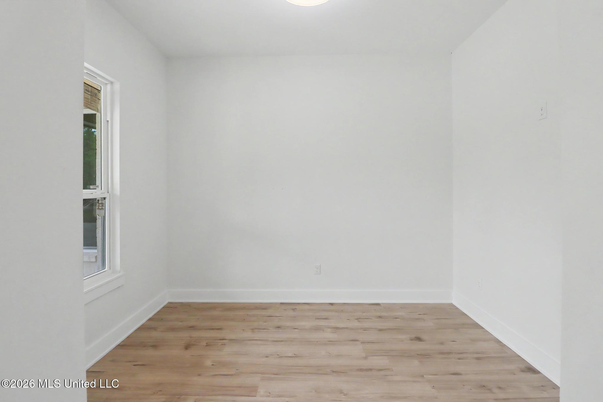 5528 Richmond Street Property Photo 31