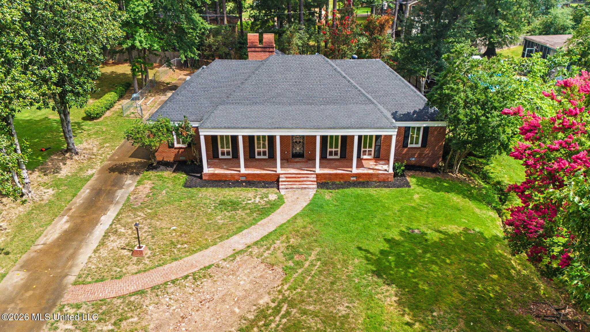 304 Cahill Street Property Photo 5