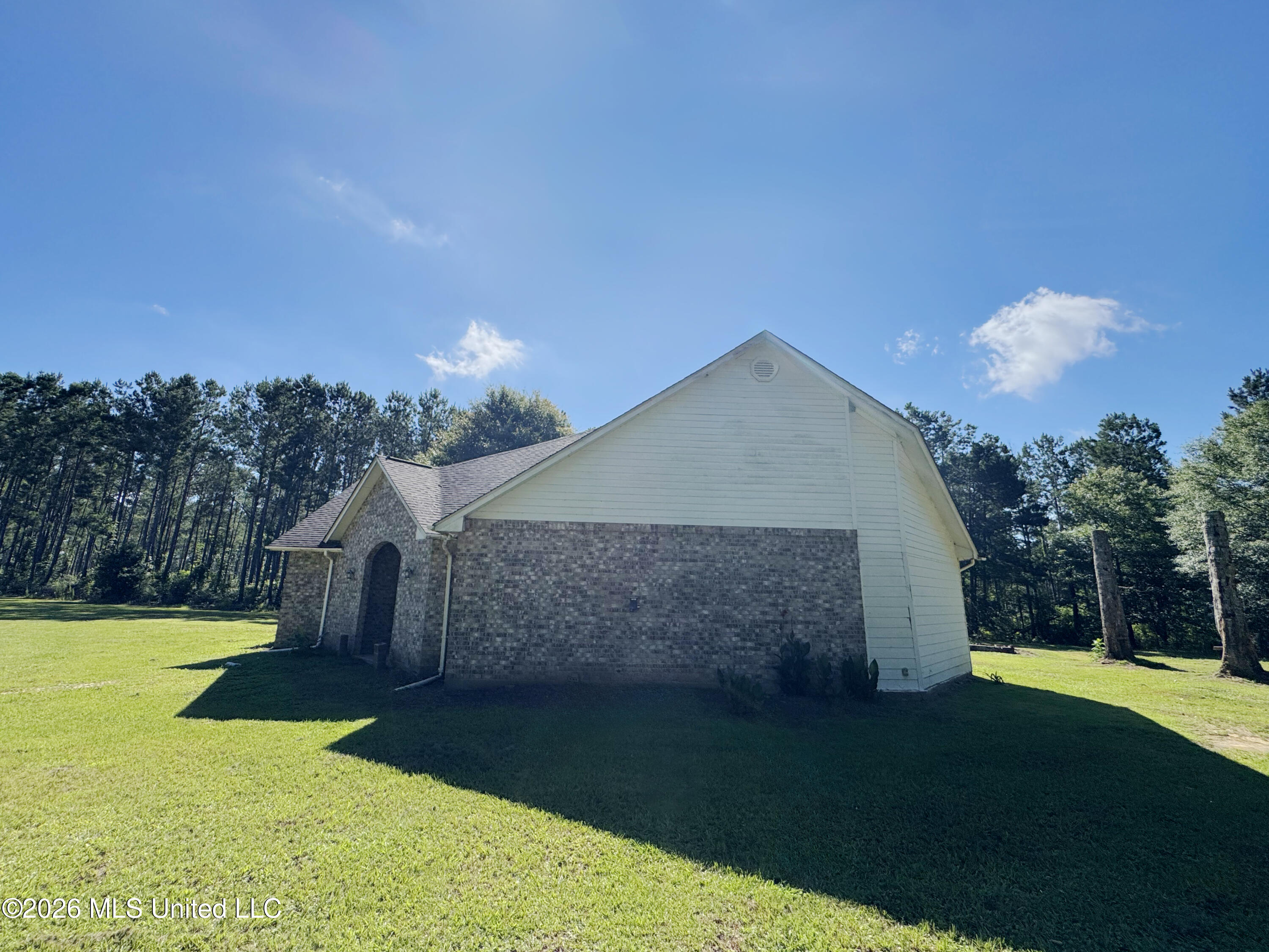 2552 Mcclendon Road Property Photo 4