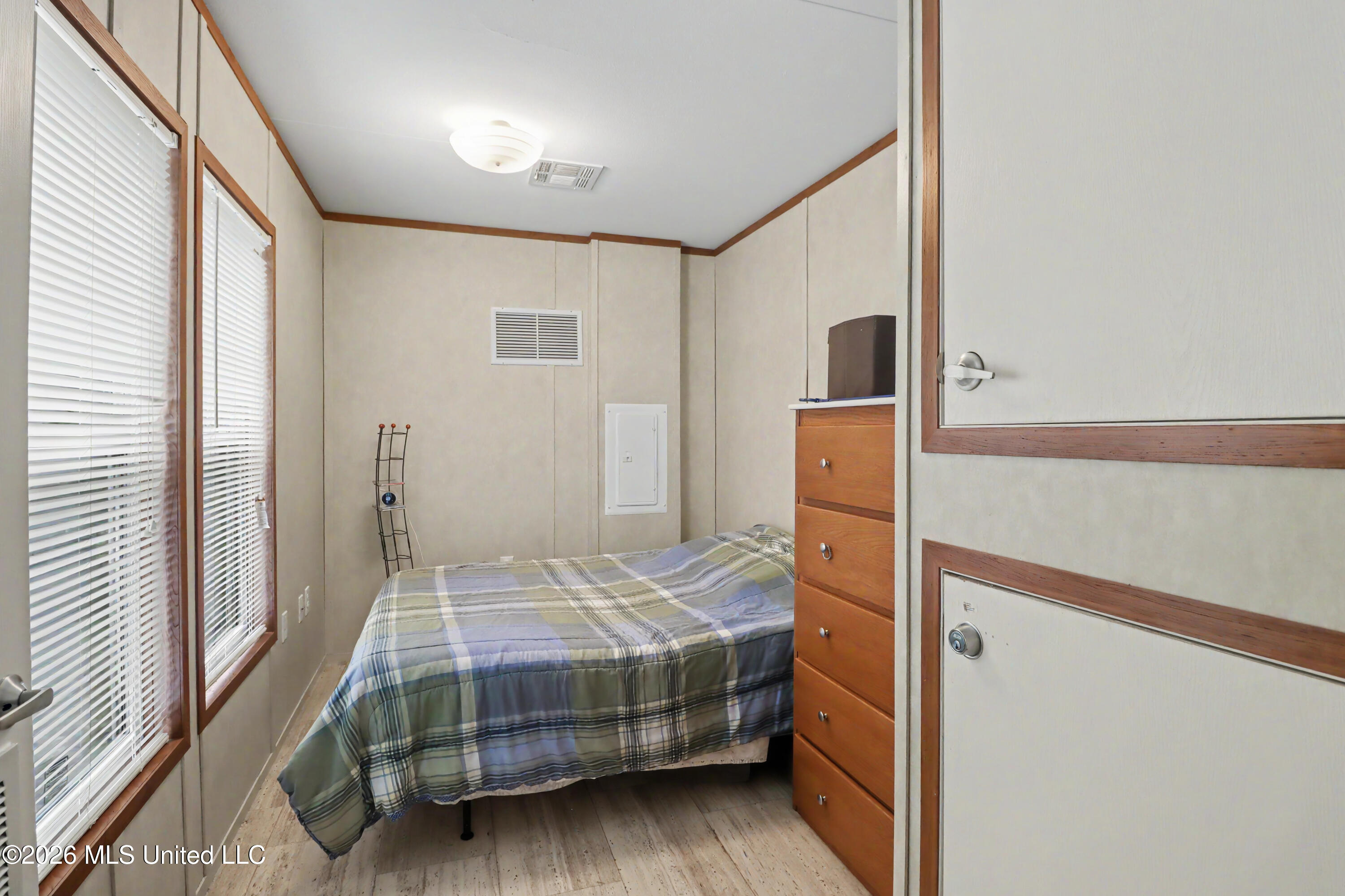 400 B New Hope Road Property Photo 15