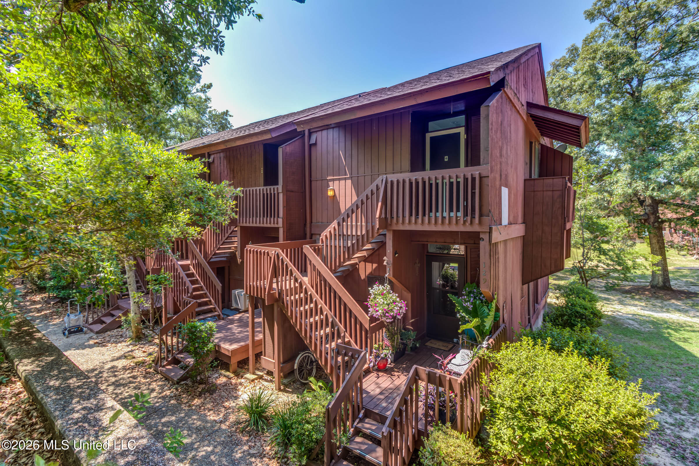 229 Lakeside Villa Property Photo 7