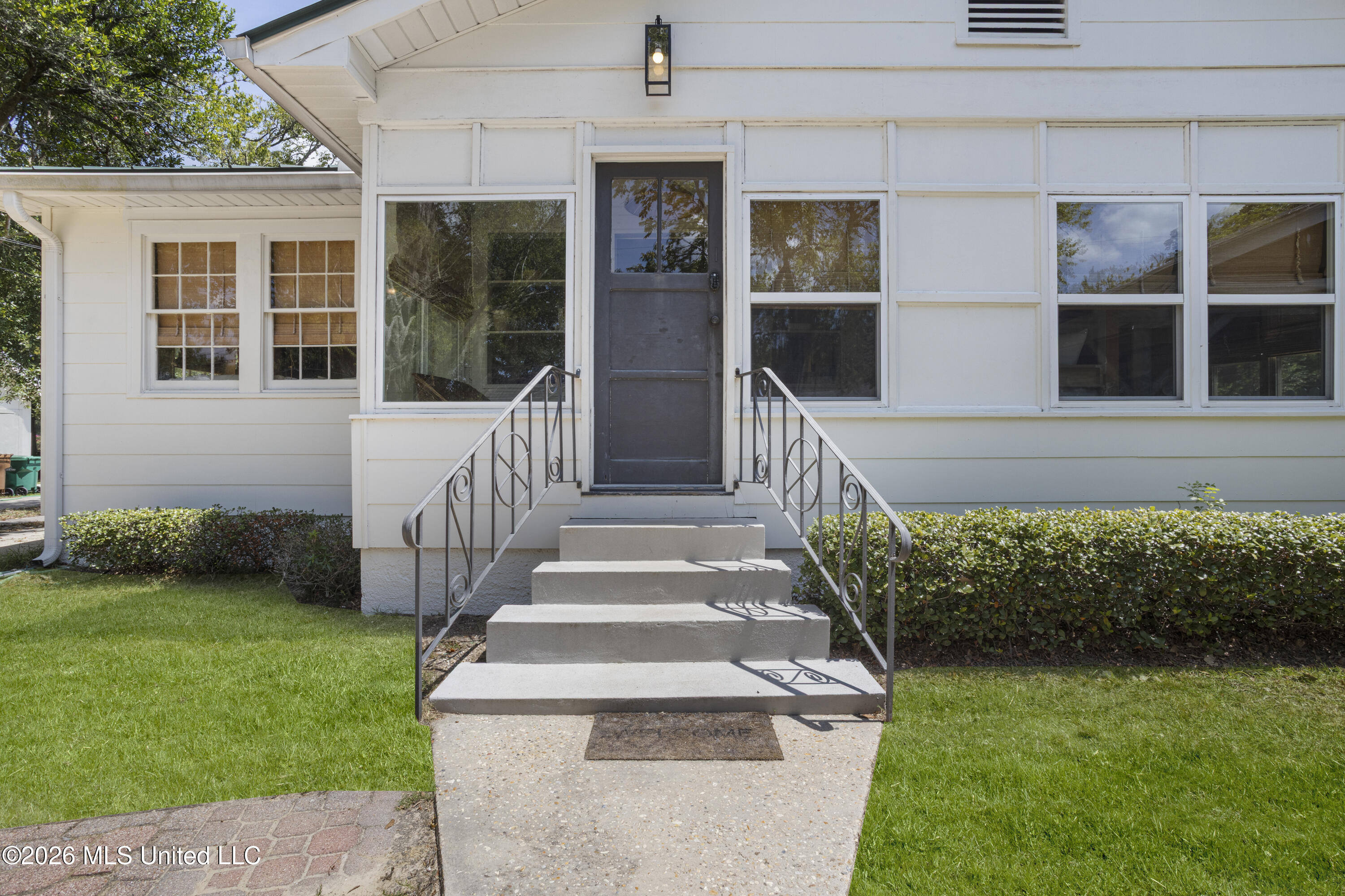 145 Bay View Court Property Photo 4