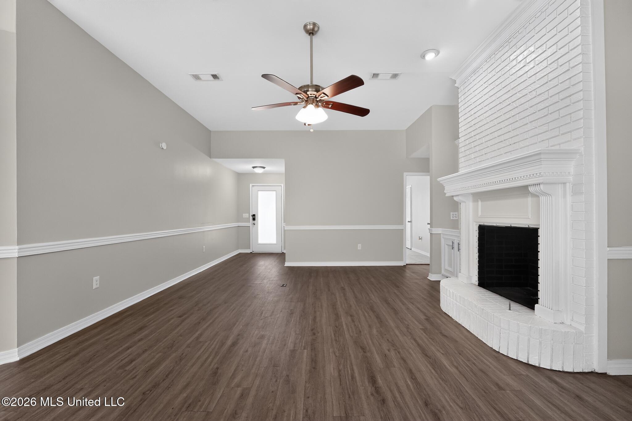 816 Strawberry Pointe Property Photo 3