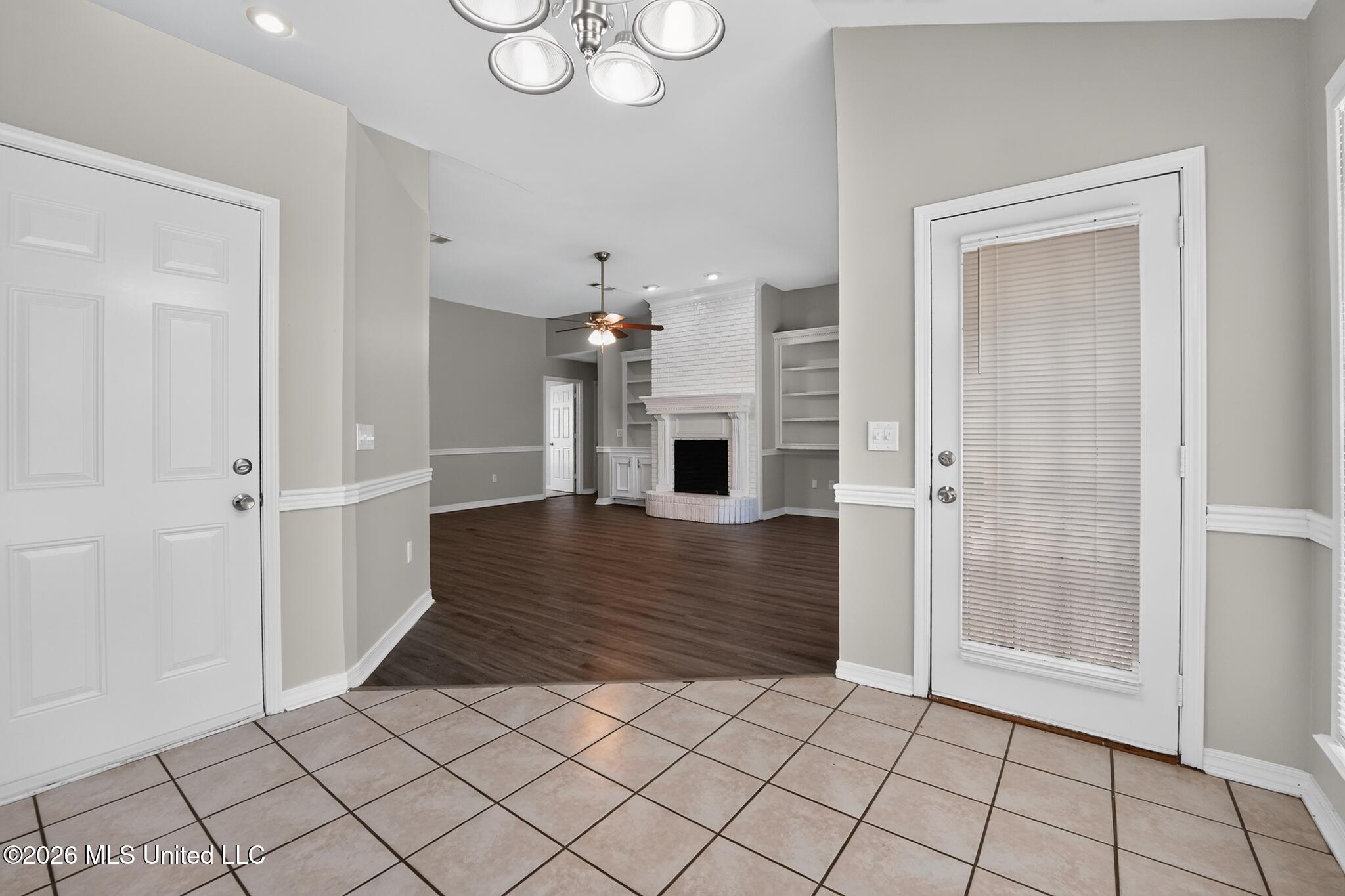 816 Strawberry Pointe Property Photo 4
