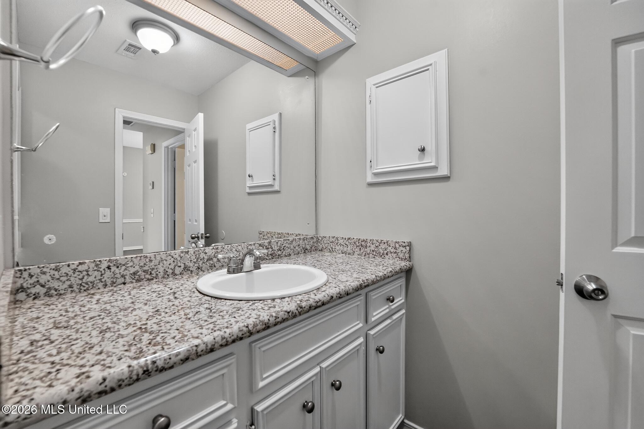 816 Strawberry Pointe Property Photo 17