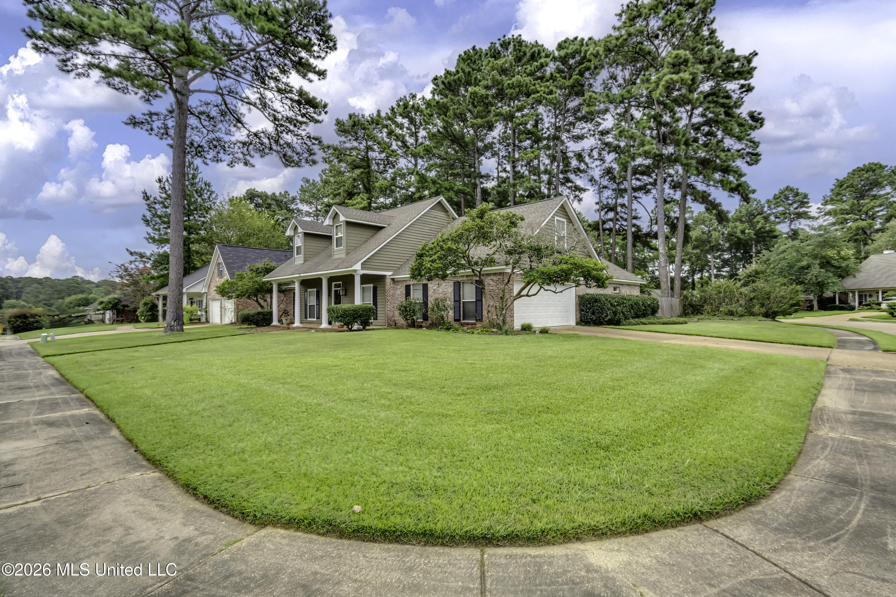 312 Pinewood Lane Property Photo 3
