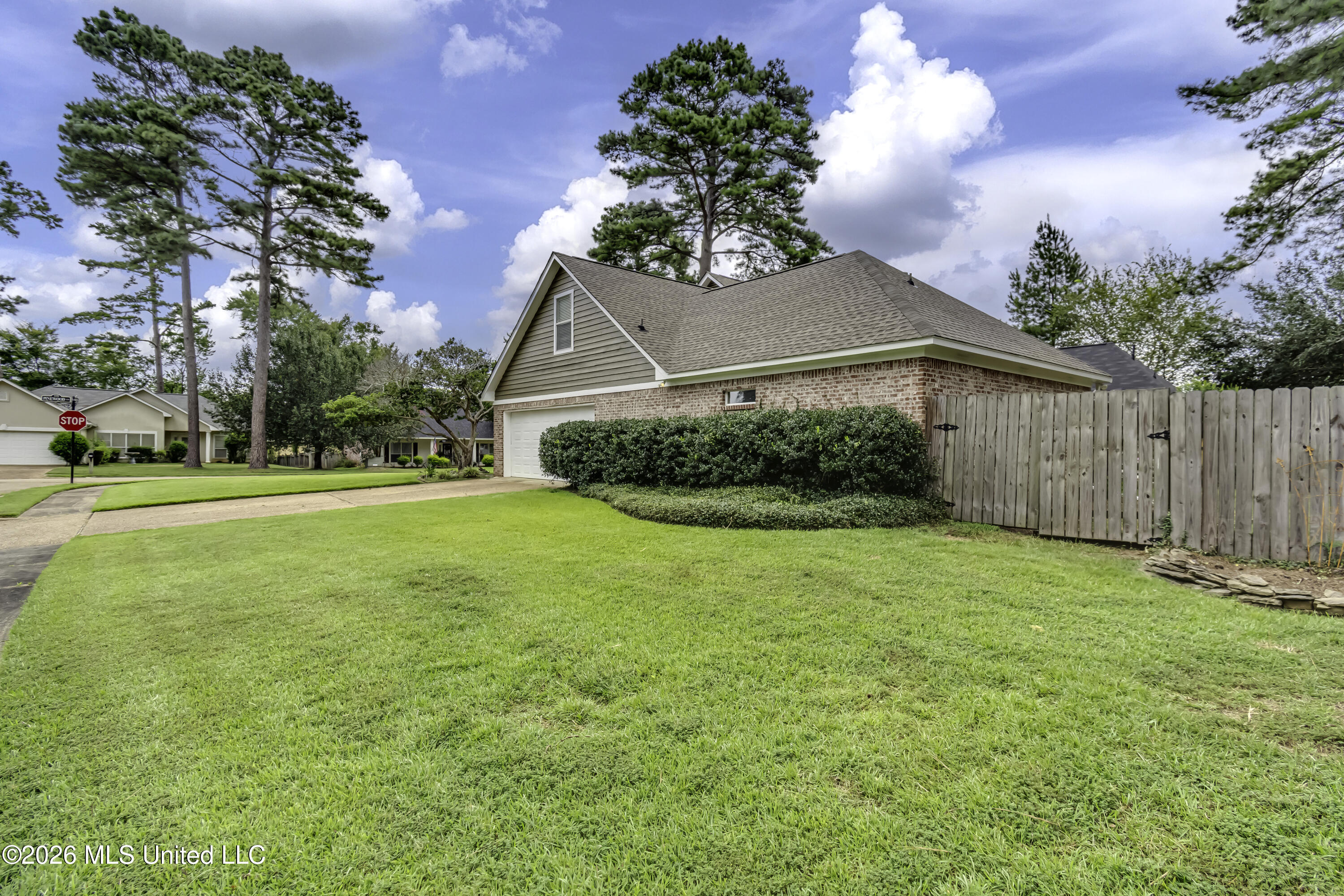 312 Pinewood Lane Property Photo 5