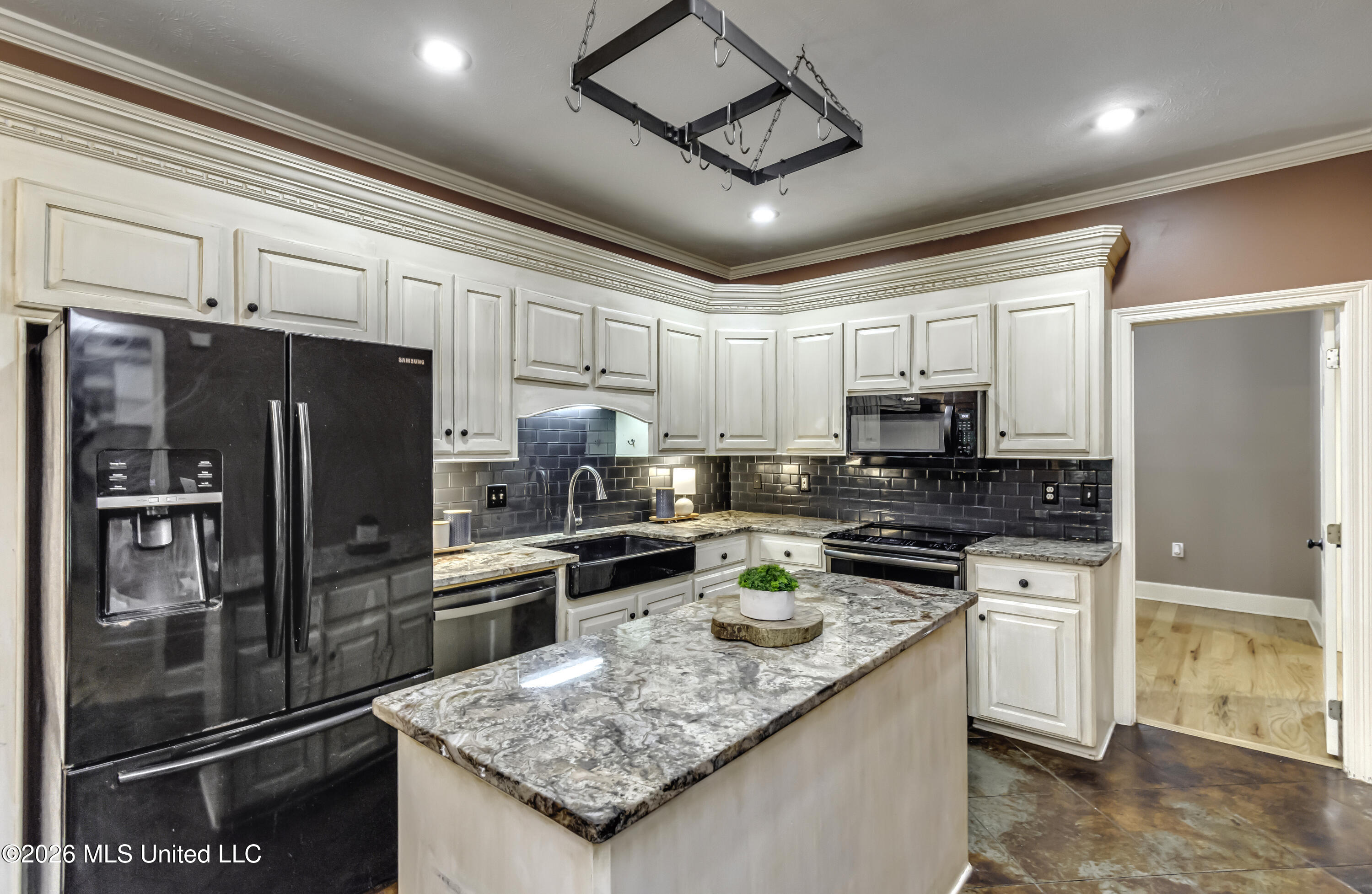 312 Pinewood Lane Property Photo 18