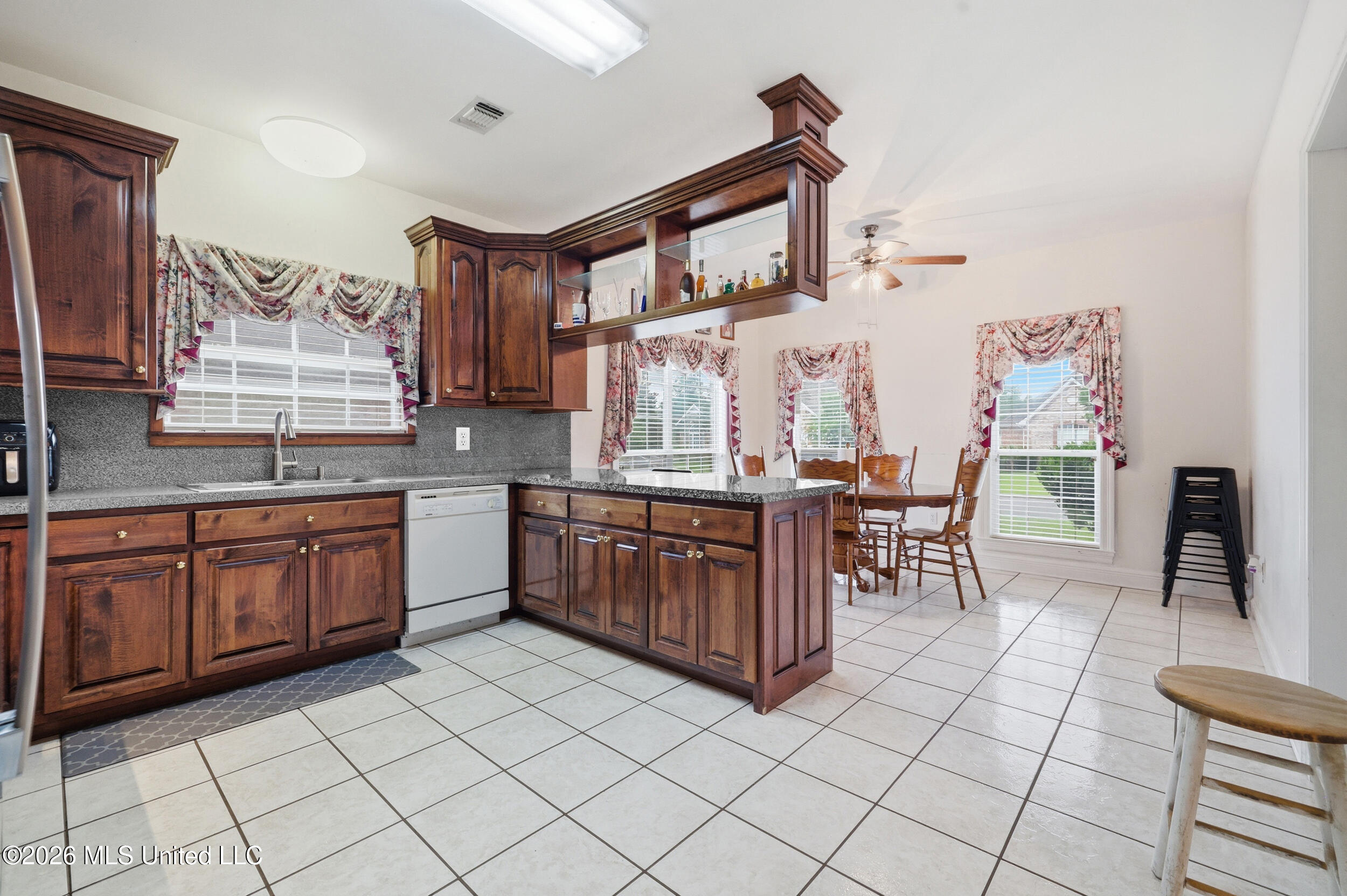 3516 S River Ridge Drive Property Photo 9