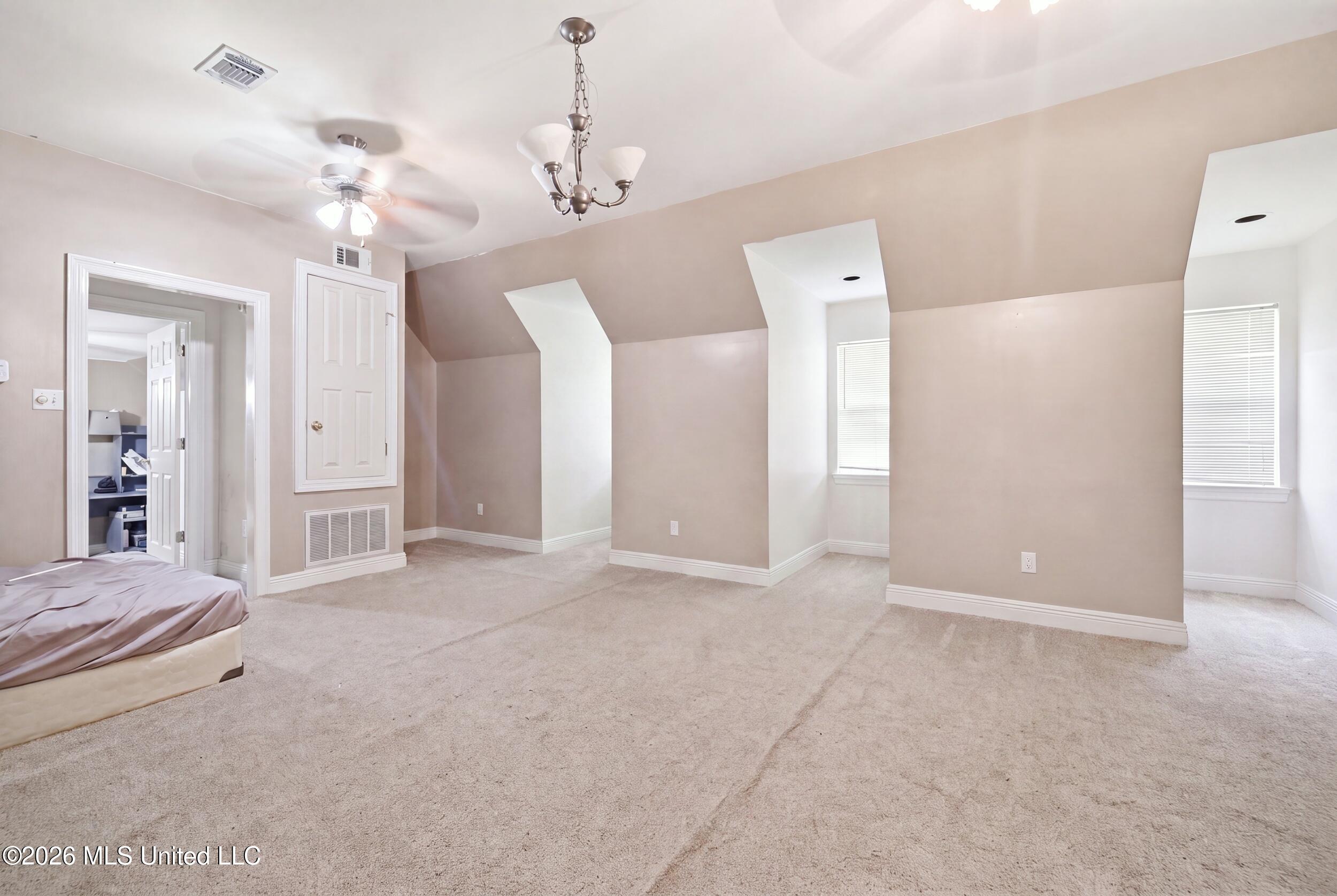 3516 S River Ridge Drive Property Photo 32