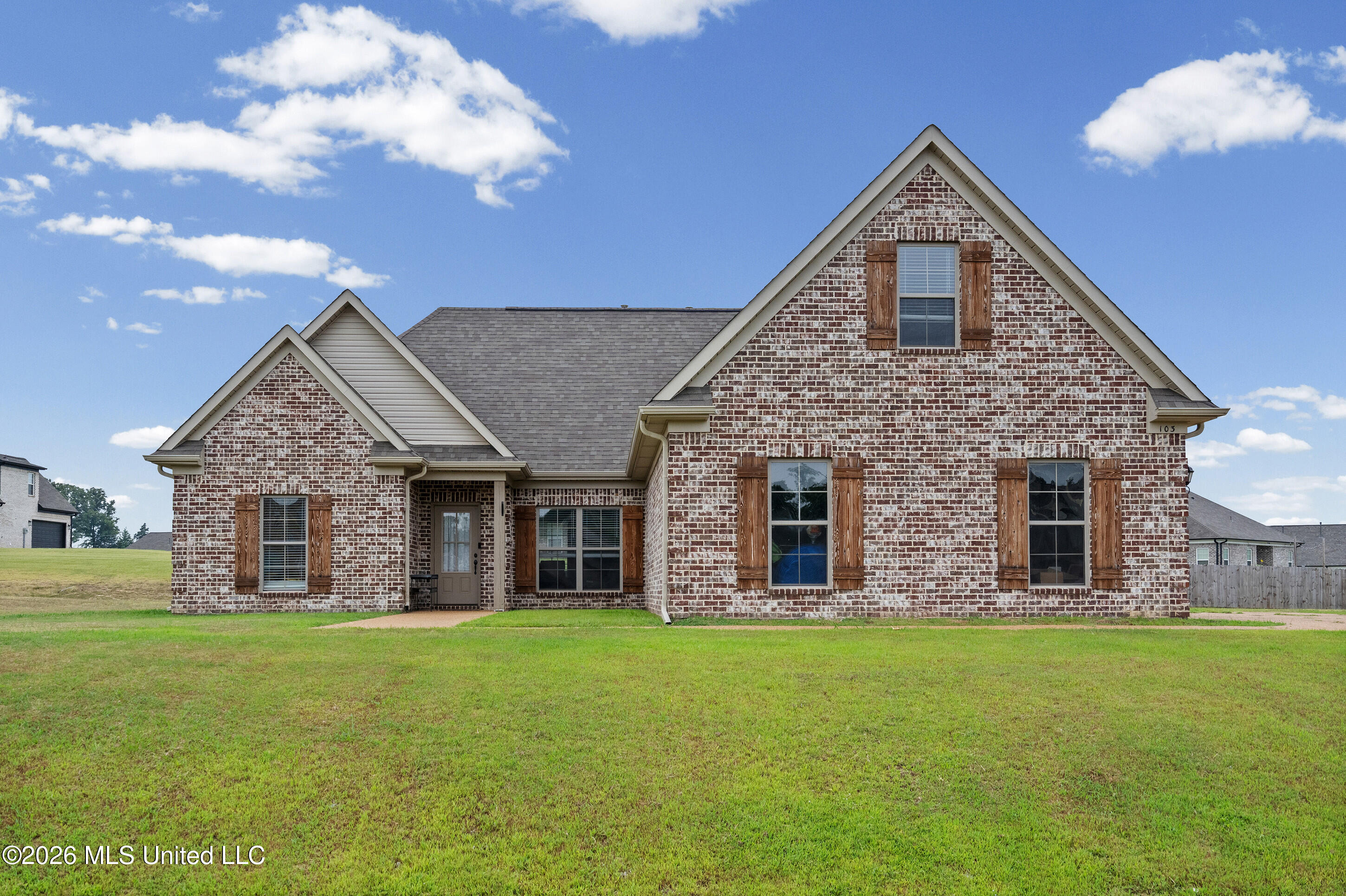 103 Cross Creek Drive Property Photo 2