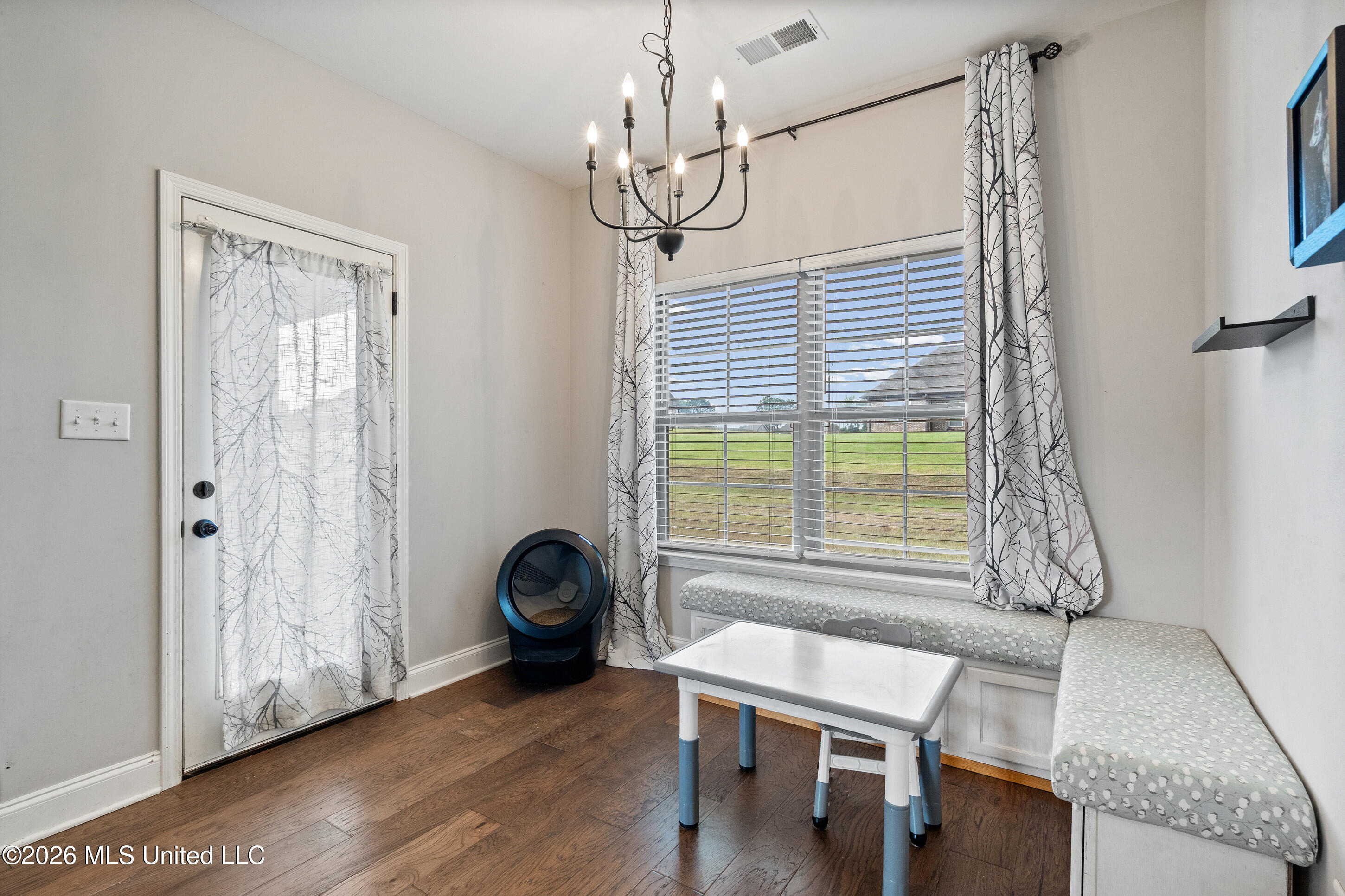 103 Cross Creek Drive Property Photo 10